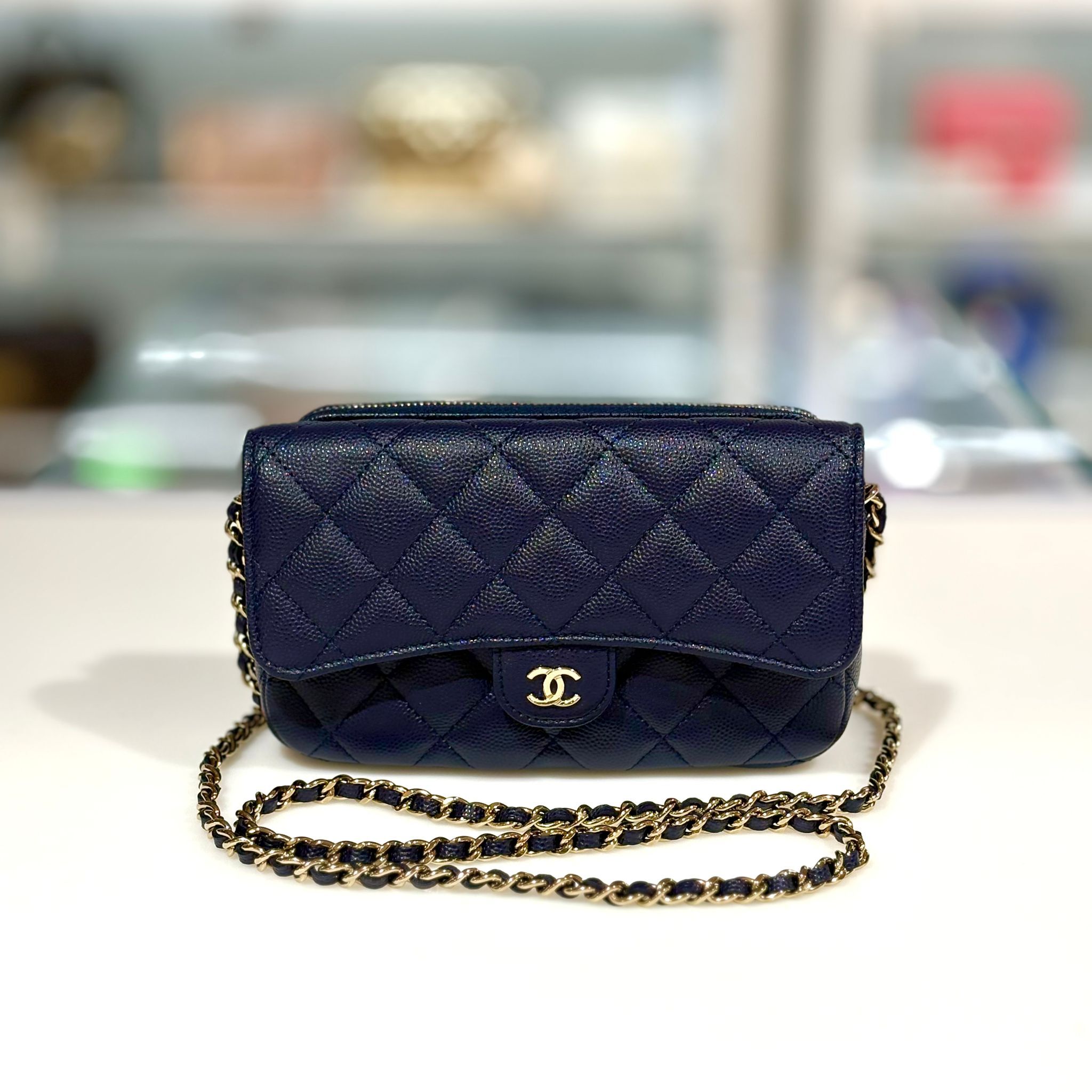 98%NEW二手CHANEL斜背包/手機包深藍色金扣 CLASSIC FLAP PHONE HOLDER NO.CK0UXXXX, #香榭站正品