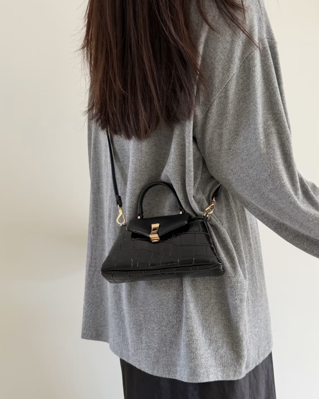Charles & Keith Lilibet迷你包 黑色鱷魚紋 奶油白 金屬壓扣 小CK 手提包 側背包 小包 / 預購