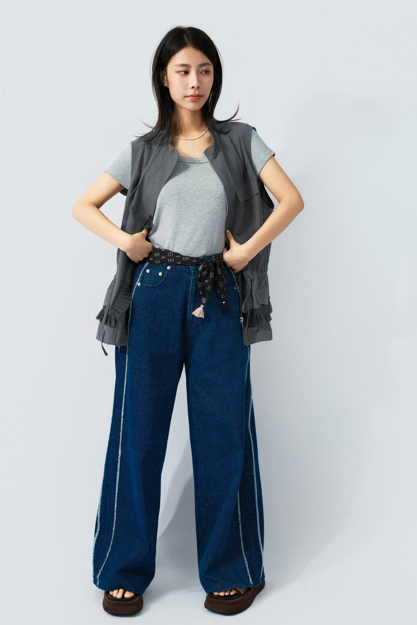 SS26_0258（背心外套＋Top＋牛仔褲）