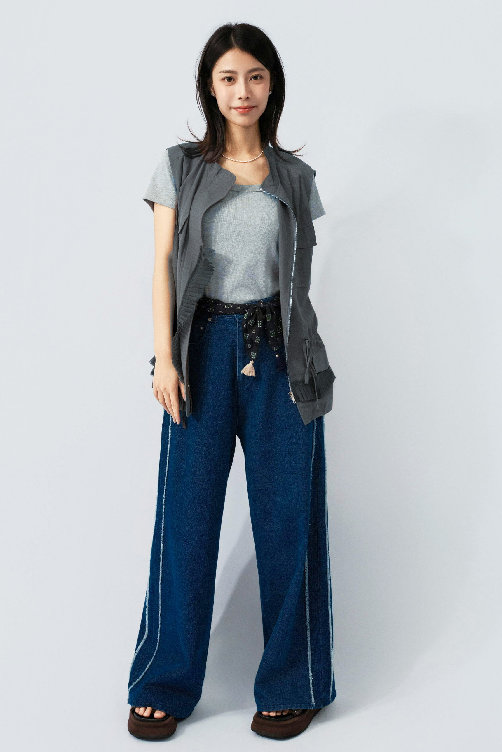 SS26_0258（背心外套＋Top＋牛仔褲）