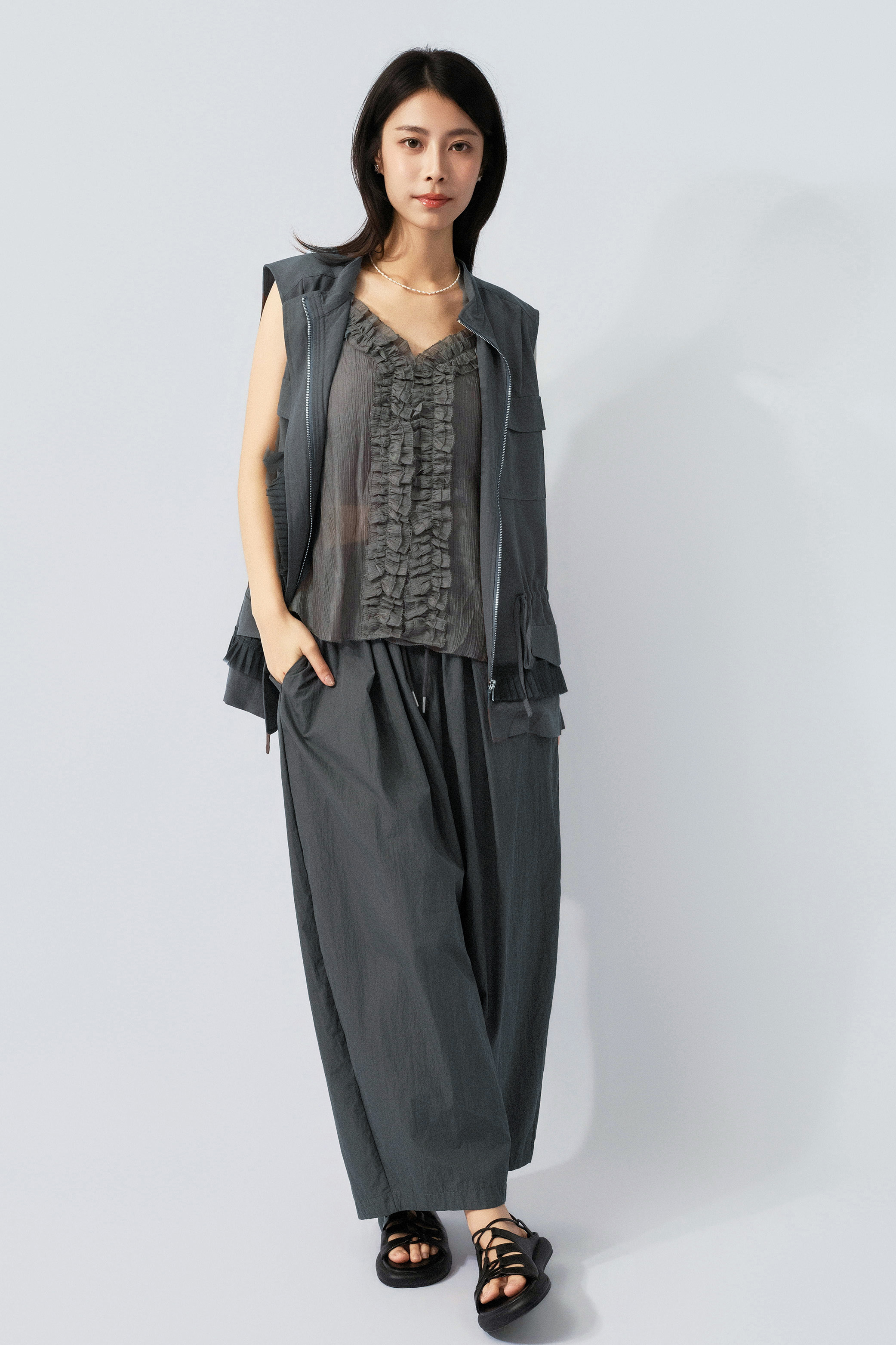 SS26_0259（背心外套＋Top＋長褲）