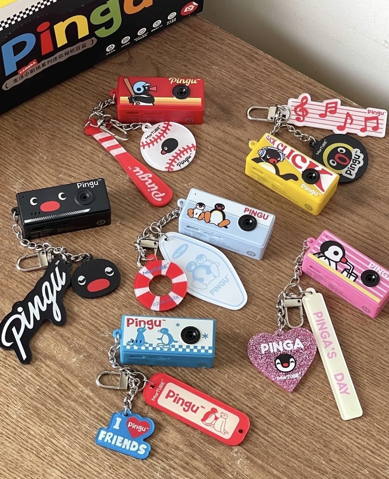現貨！ PINGU 企鵝家族 正版授權 生活小劇場系列 迷你相機 盲盒 吊飾 鑰匙圈