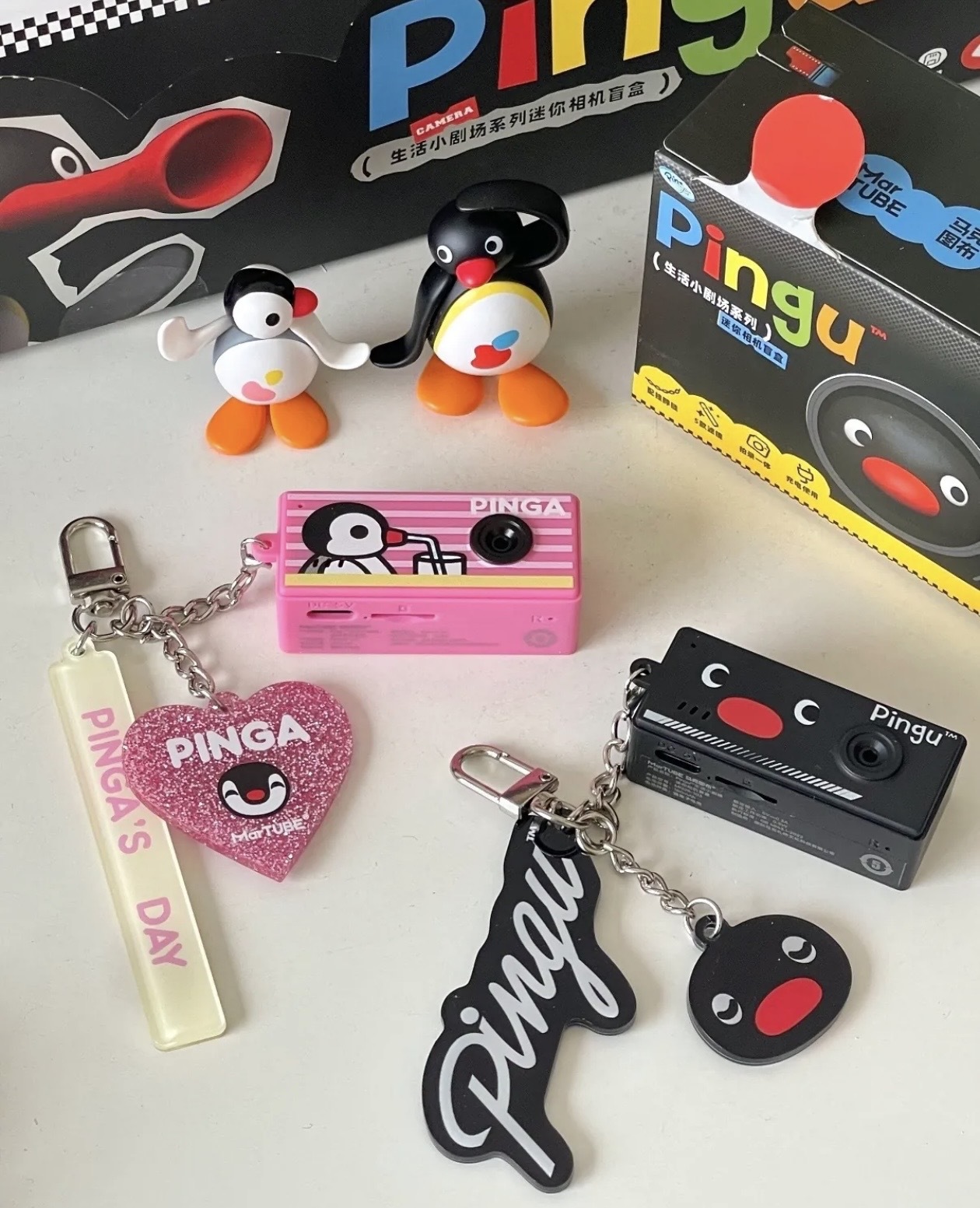 現貨！ PINGU 企鵝家族 正版授權 生活小劇場系列 迷你相機 盲盒 吊飾 鑰匙圈