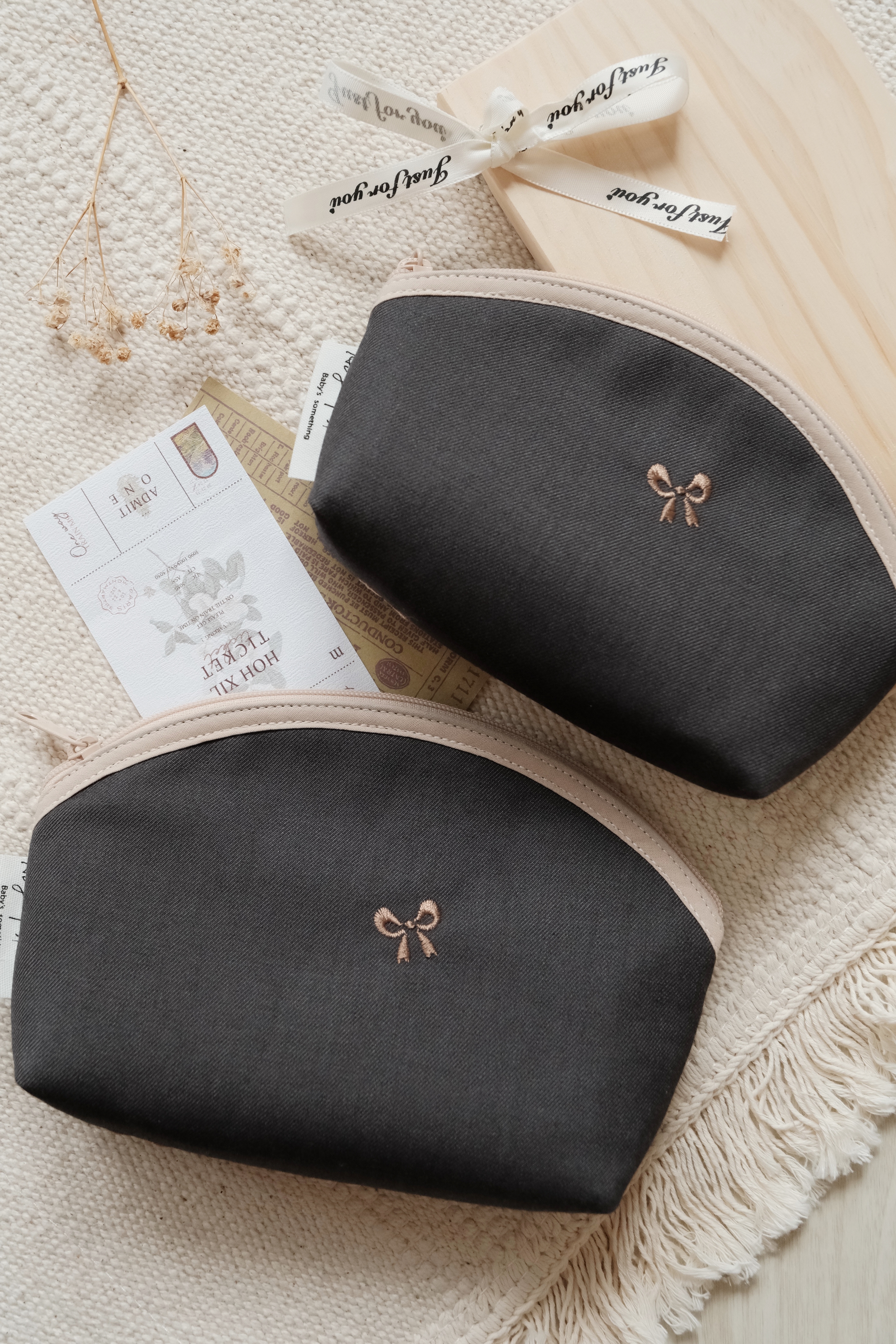 Hi Y.P store-貝殼小物包-刺繡蝴蝶結