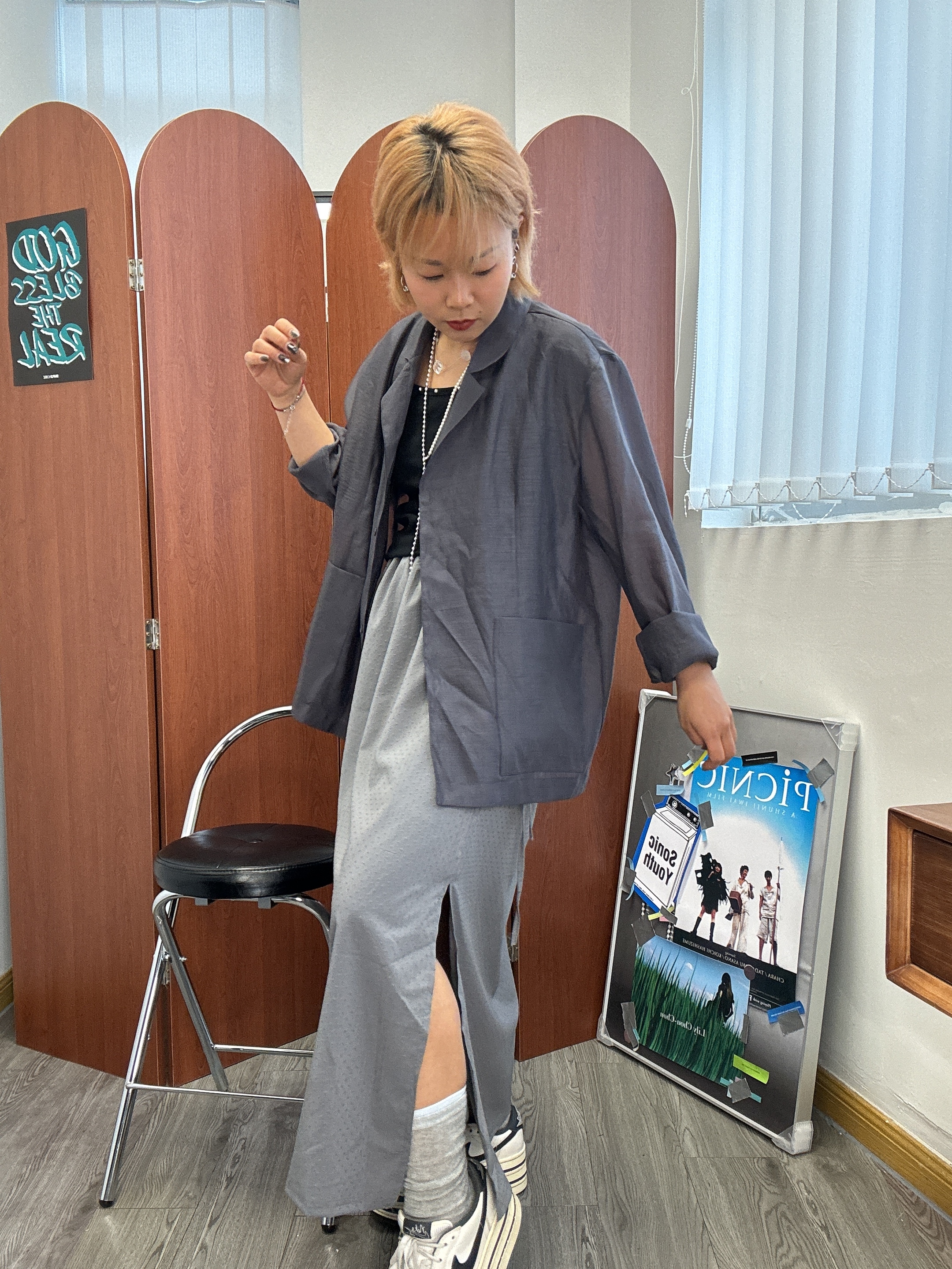 暗點點銀灰色半截裙