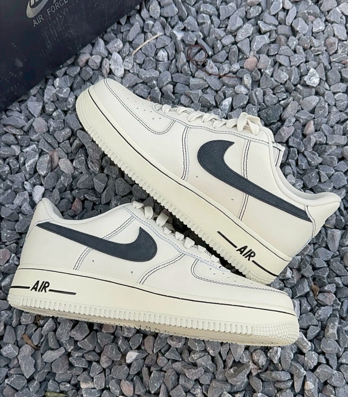【Luxury】 Nike Air Force 1 LowContrast Stitch舒適 米白FORCE 黑描邊 防滑耐磨 低幫 板鞋 男款 米色 HQ2037-200