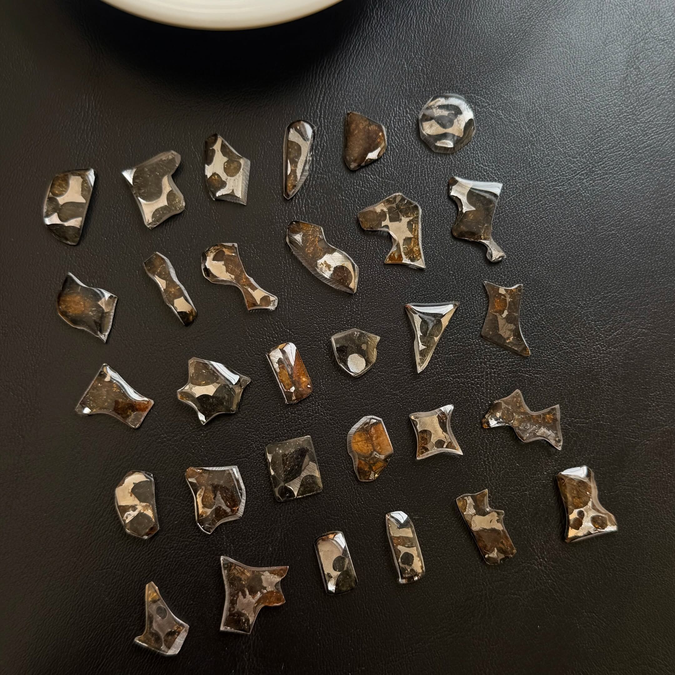 [原石] 美國橄欖隕石 邊角料