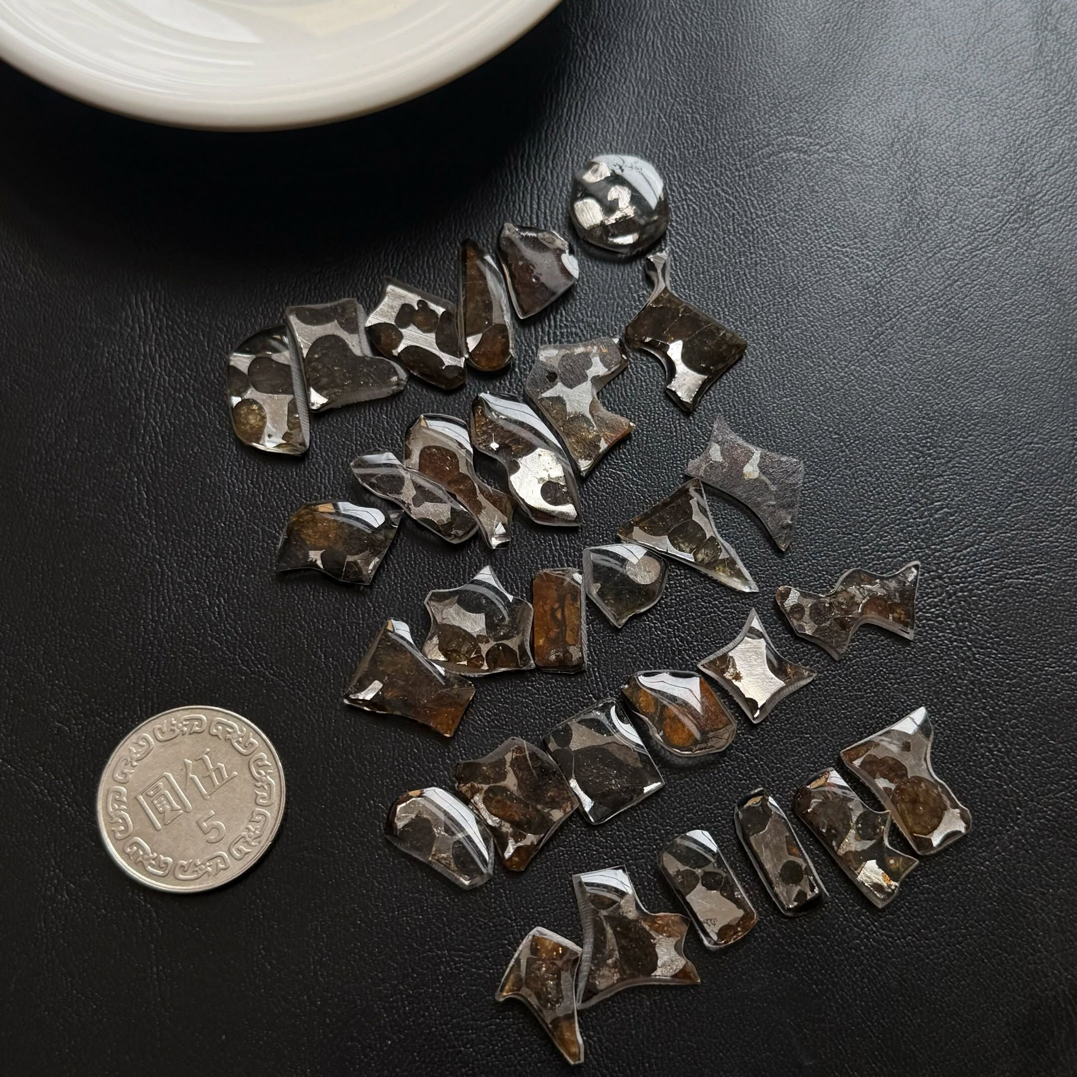 [原石] 美國橄欖隕石 邊角料