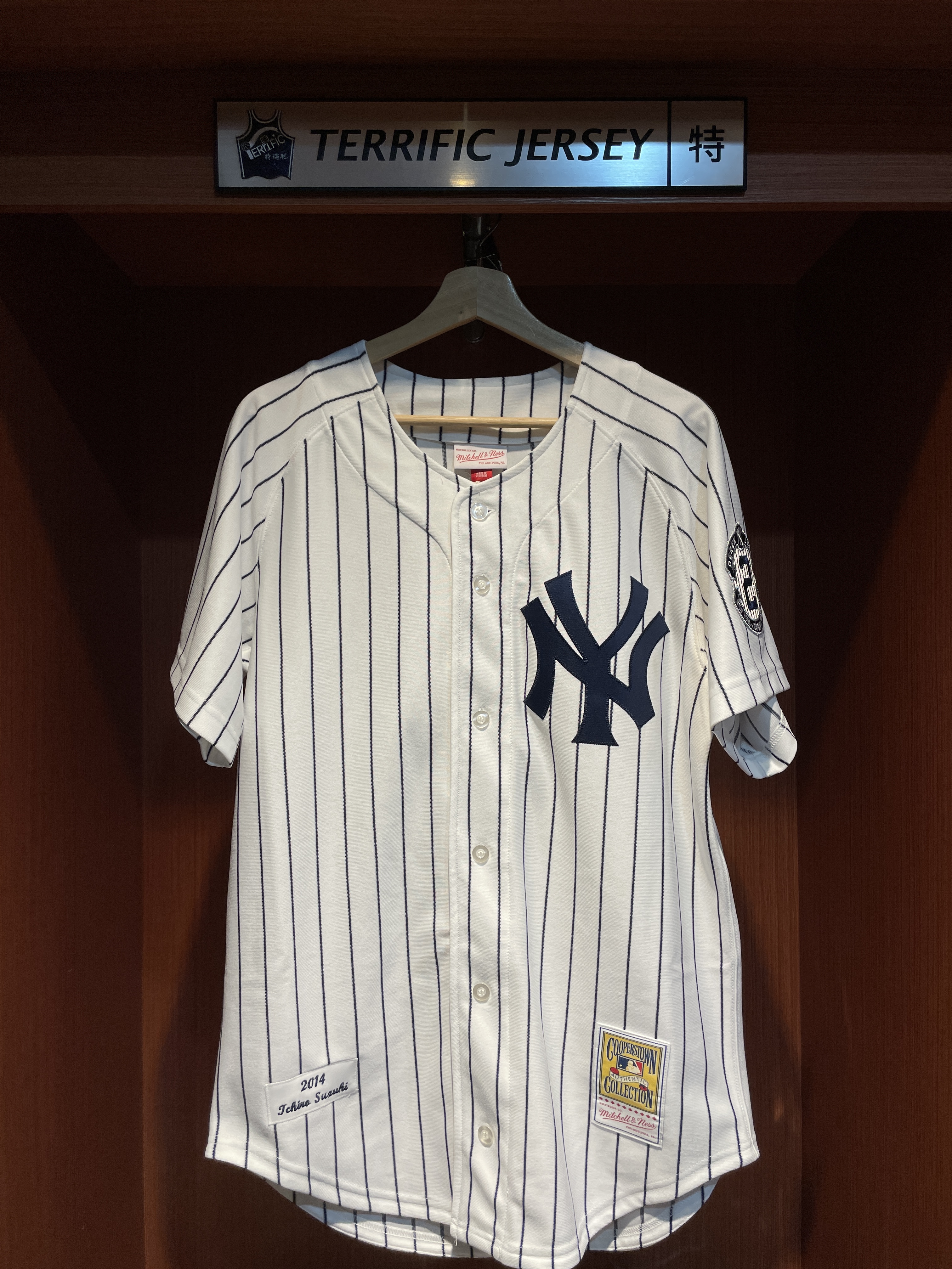 MLB球衣 Ichiro Suzuki 紐約洋基 白條紋 2014 Jeter標 M&N Authentic Player Name Jersey 球員版 電繡 全新