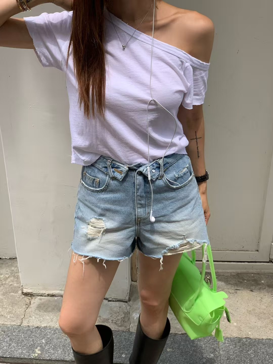 單露肩單色T