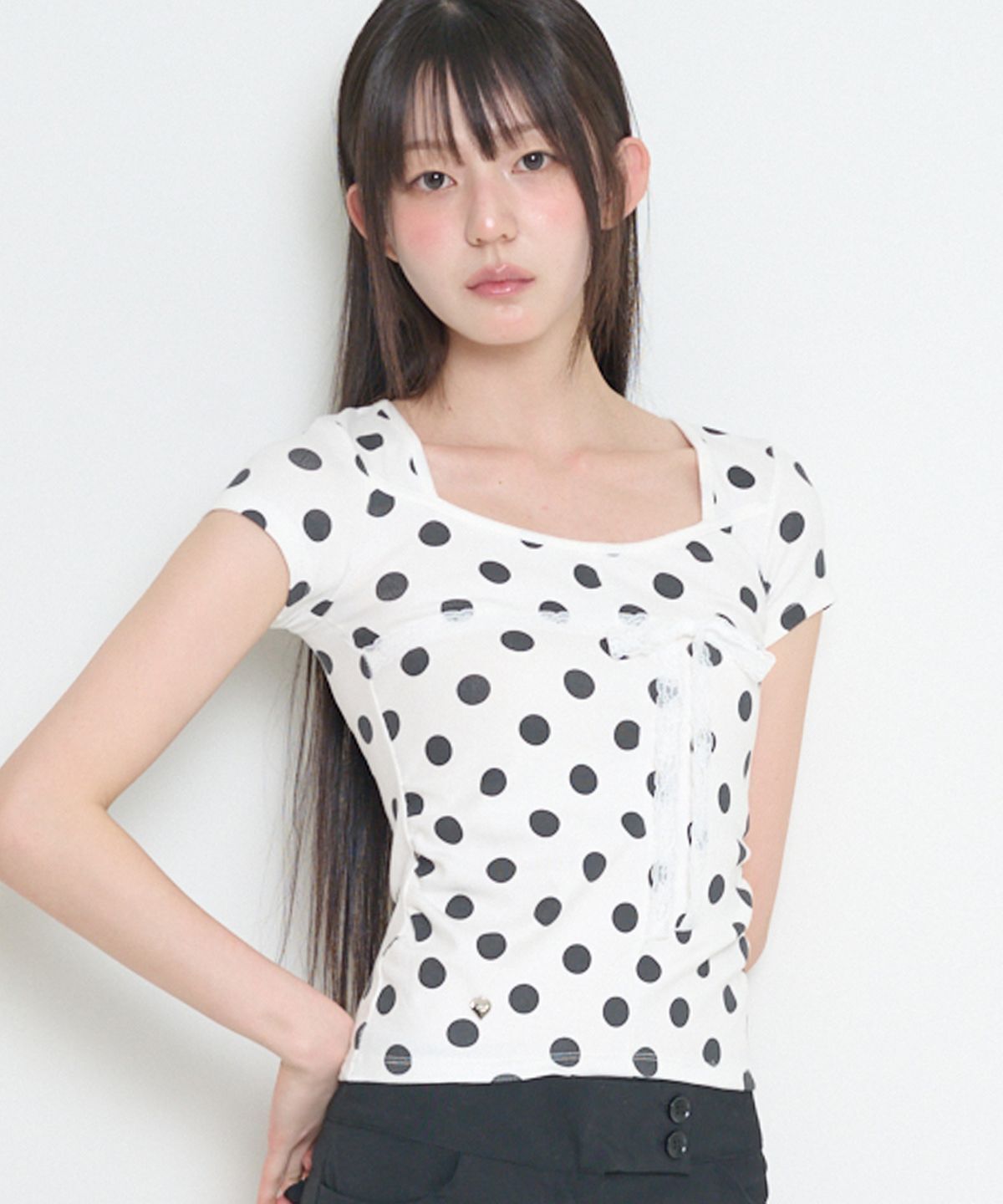 ILLIGO 點點印花短版上衣 白色 26SMTOP33WHDT