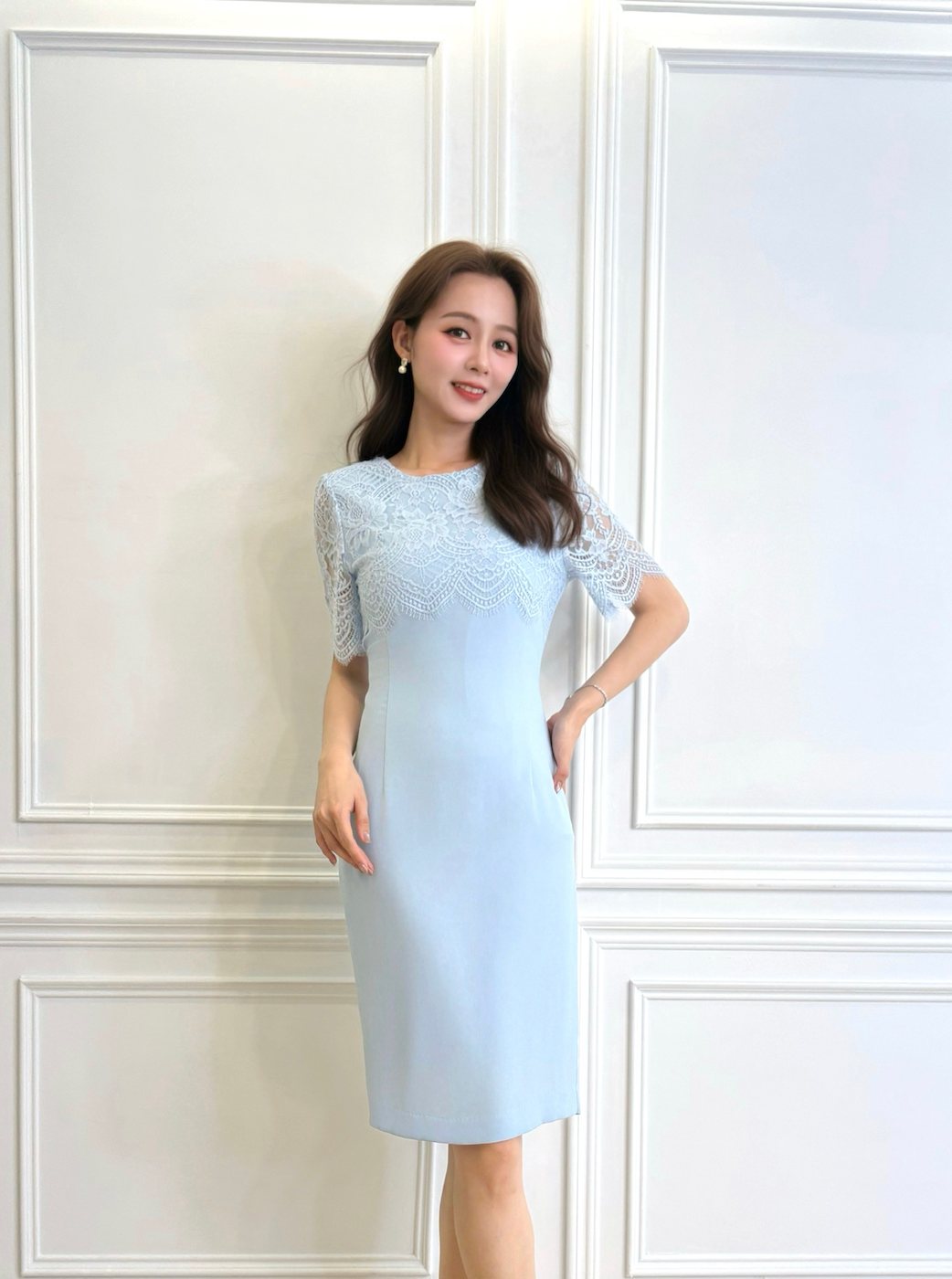 柔美蕾絲領短袖洋