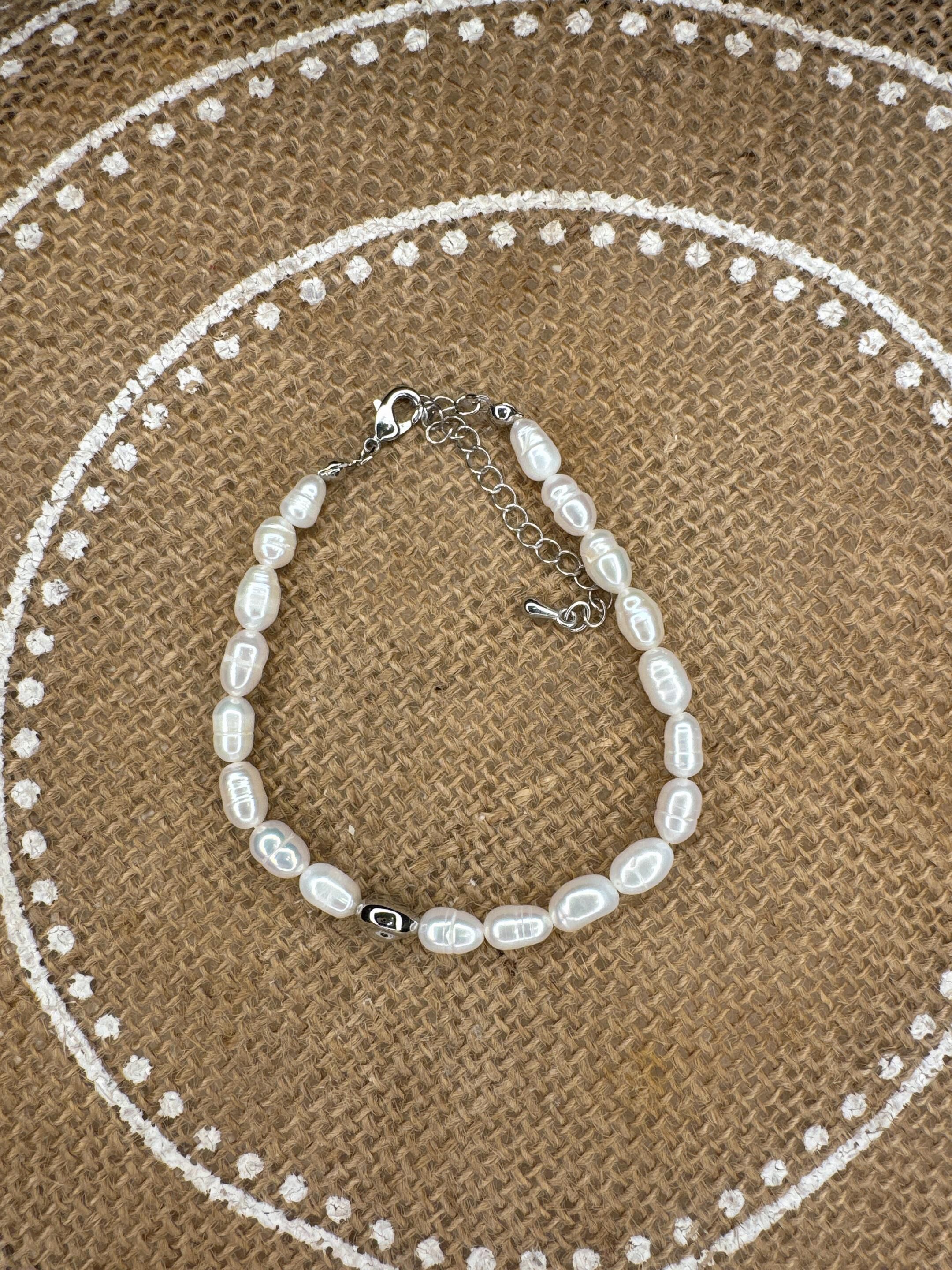 B004