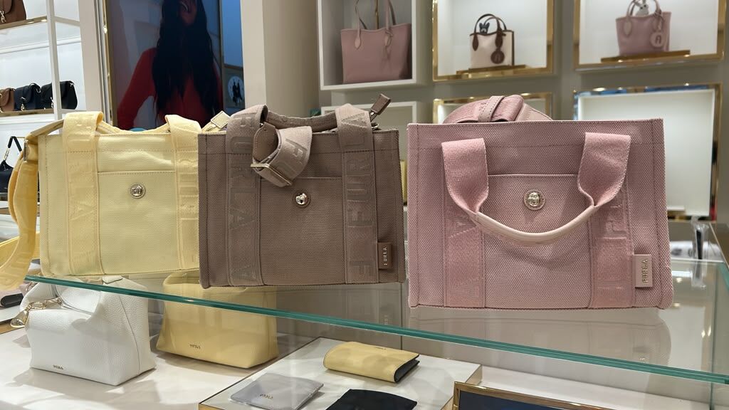 OBS489 Furla Mini Canvas Tote 25x18 cm