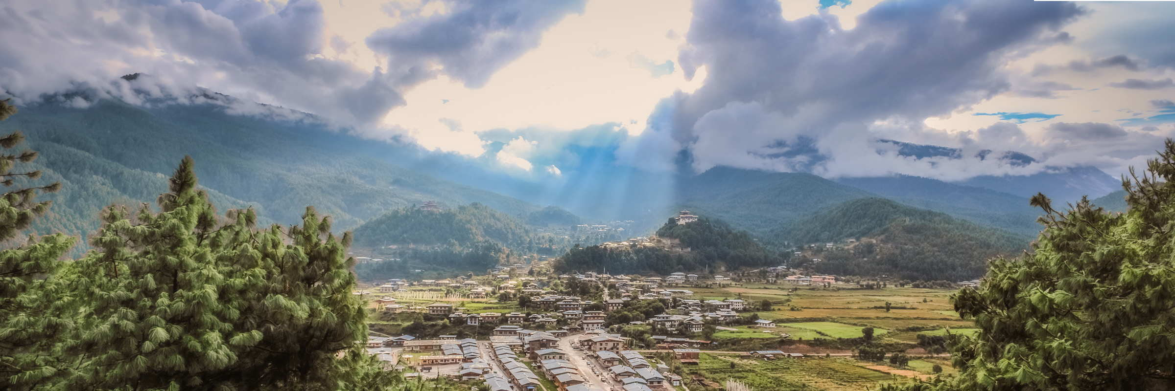 中不丹山谷全景