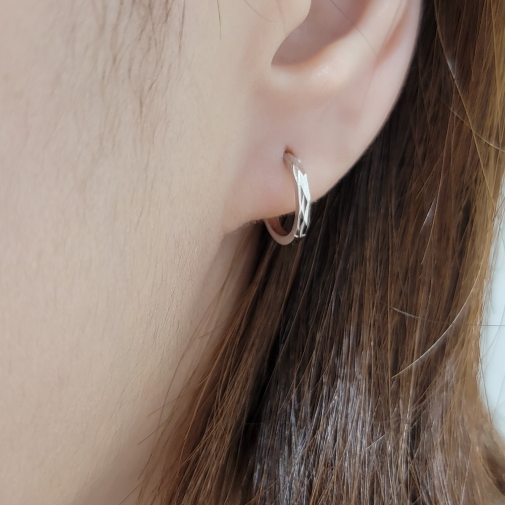【me.luxe】SV菱紋圈圈耳環12mm
