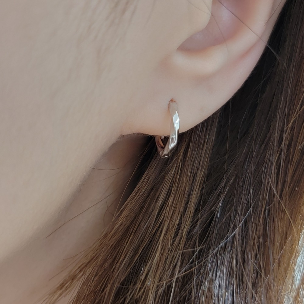 【me.luxe】SV扭花圈圈耳環12mm