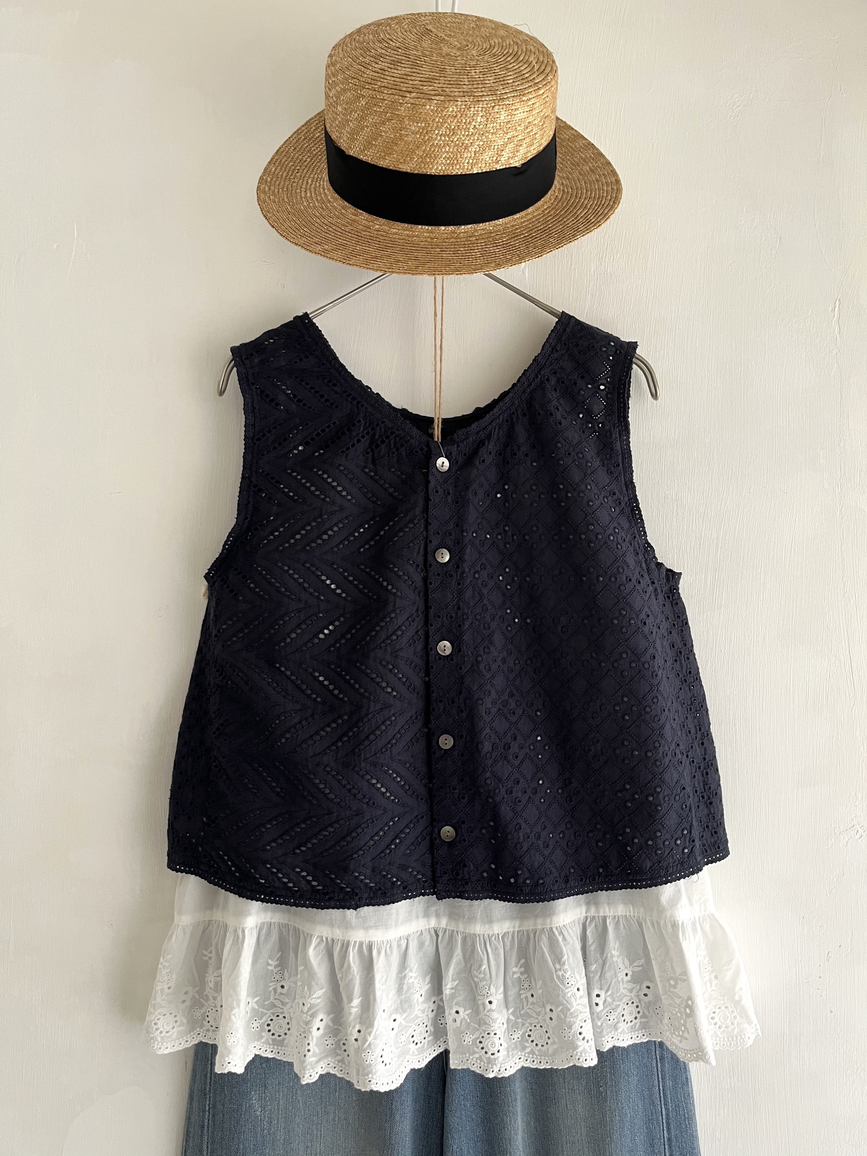 NOUVELLES DU PARADIS藍色刺繡通花背心外套