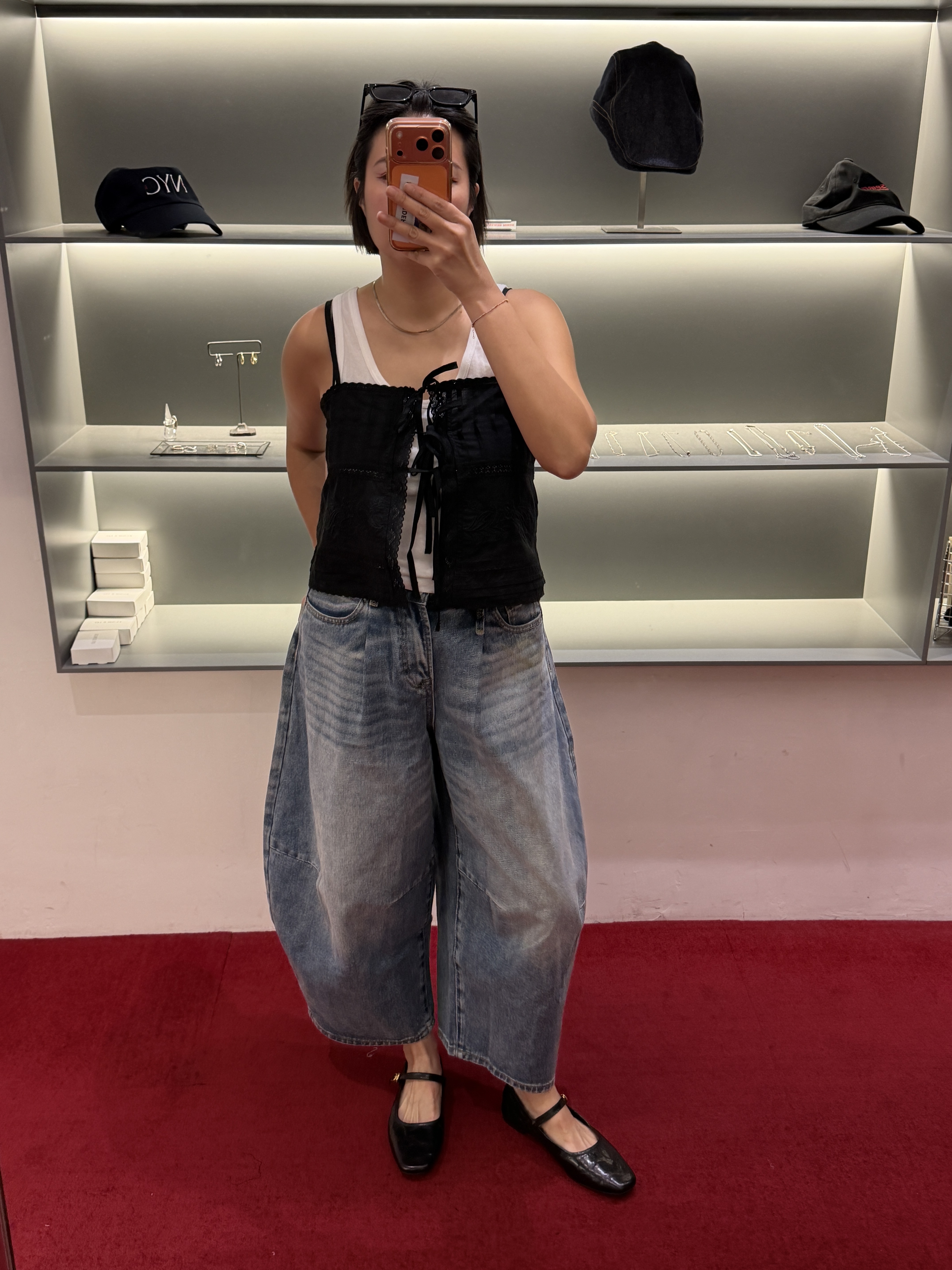Tapered balloon cut denim jeans