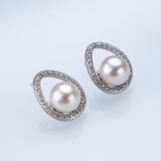 0613AT68-ANOTHERSZHK-PEARLS-淡水大白水鑽款耳釘（A68）