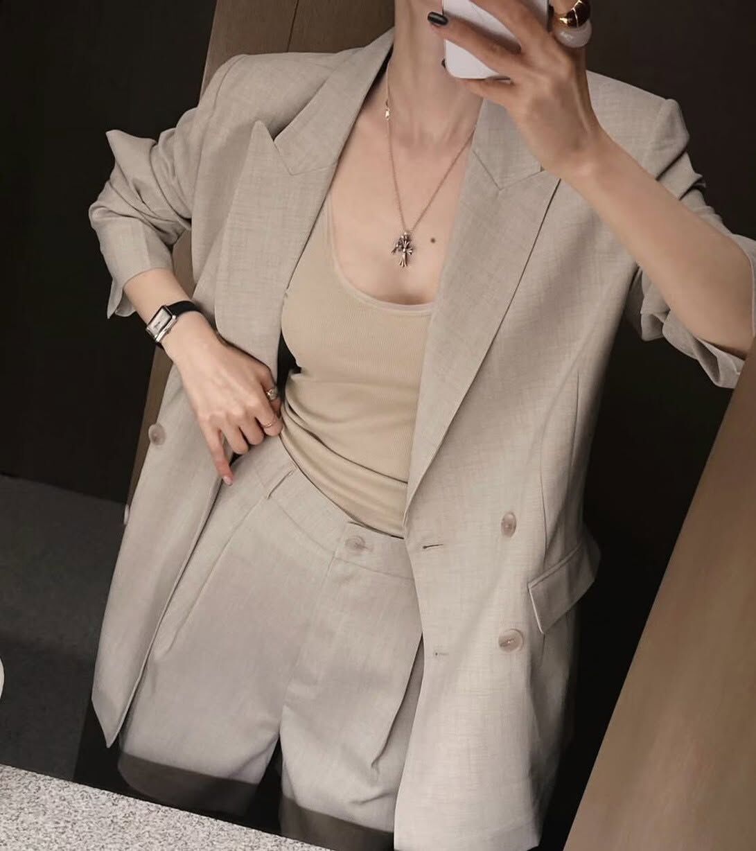 經典黑時髦感翻領修身西裝外套