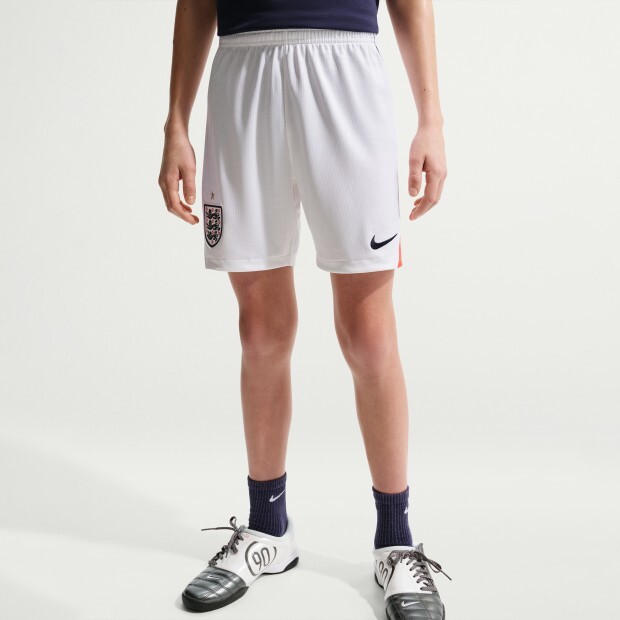 大童款 NIKE X FIFA DRI-FIT SOCCER REPLICA SHORTS 英格蘭 主場 世界盃 世足 足球 刺繡LOGO 運動 短褲【IB5254-100】ADFIFA