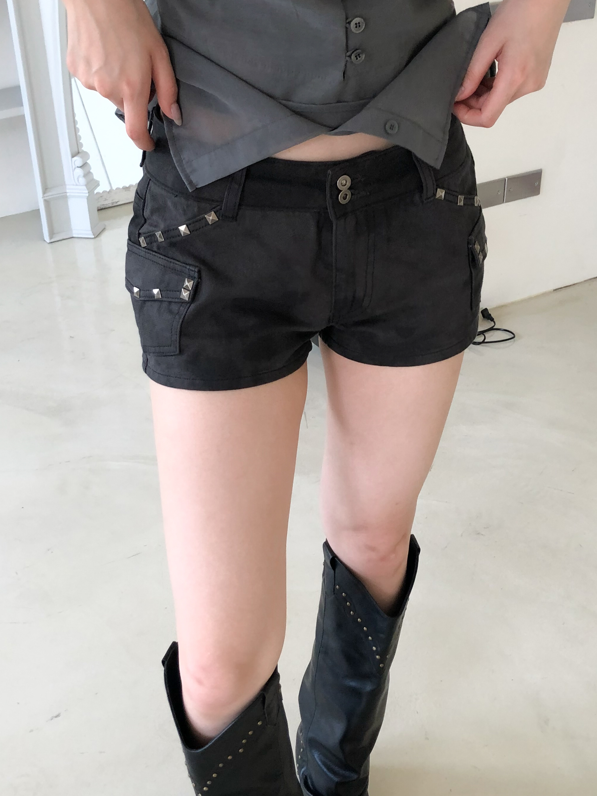 stud water-dyed hot pants #短褲