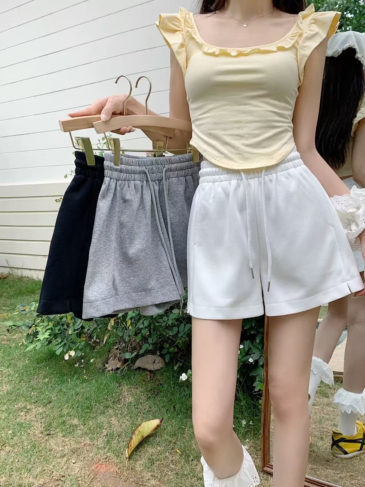 392 緊抽繩小開叉複合棉短褲