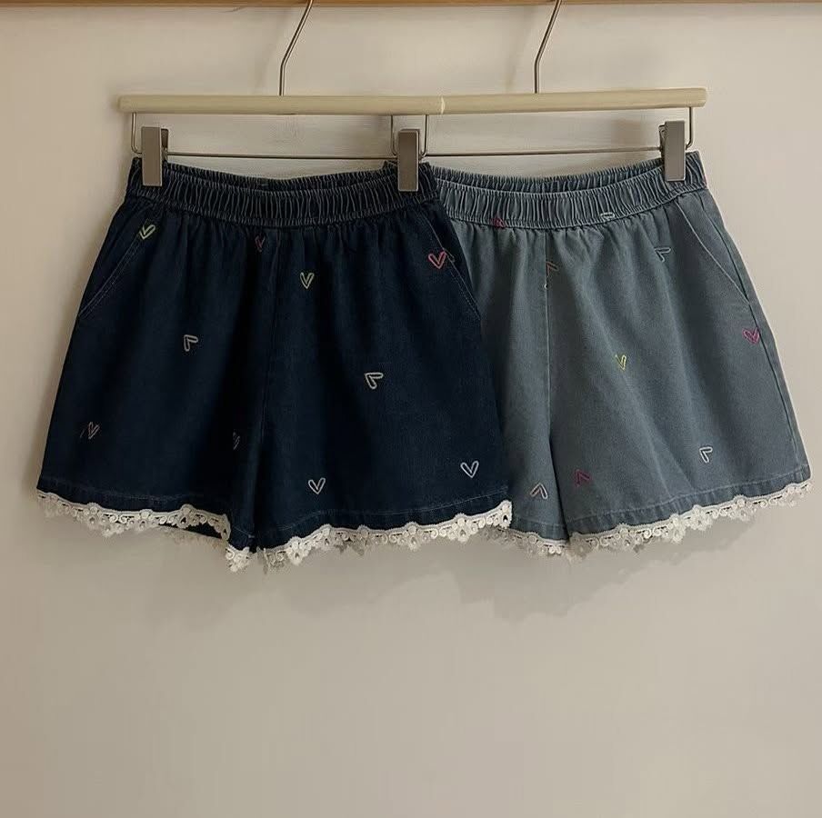 亮色愛心刺繡緹花丹寧短褲