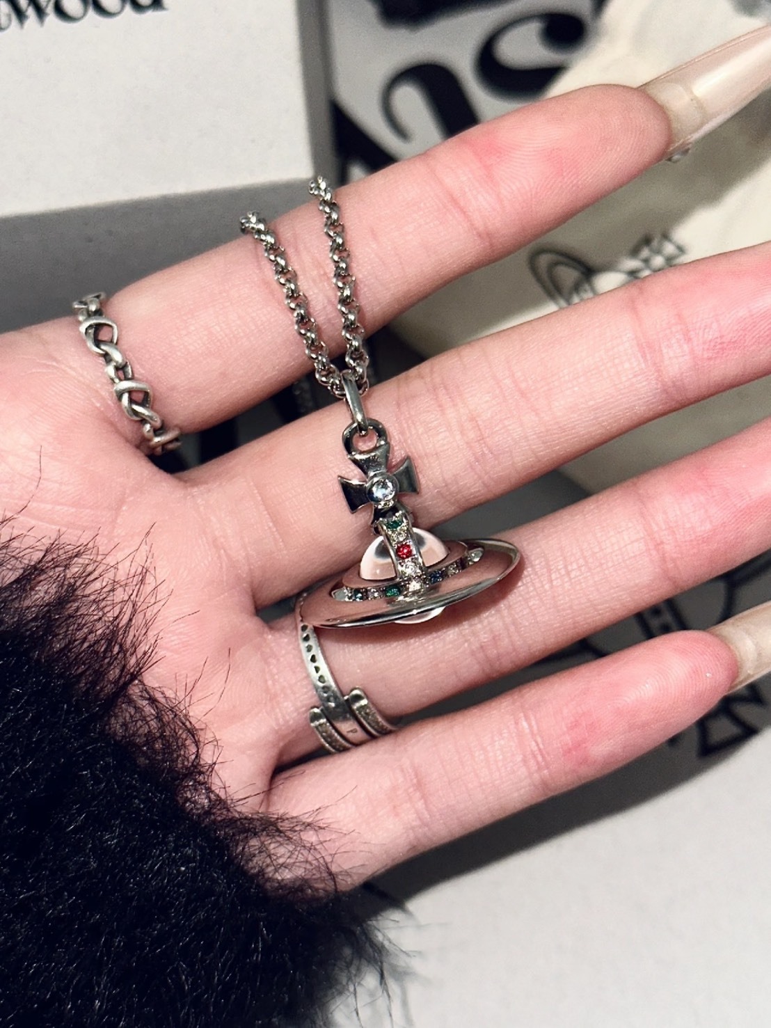 西太后 NEW PETITE ORB PENDANT NECKLACE 彩色 透明球土星 項鍊 女款