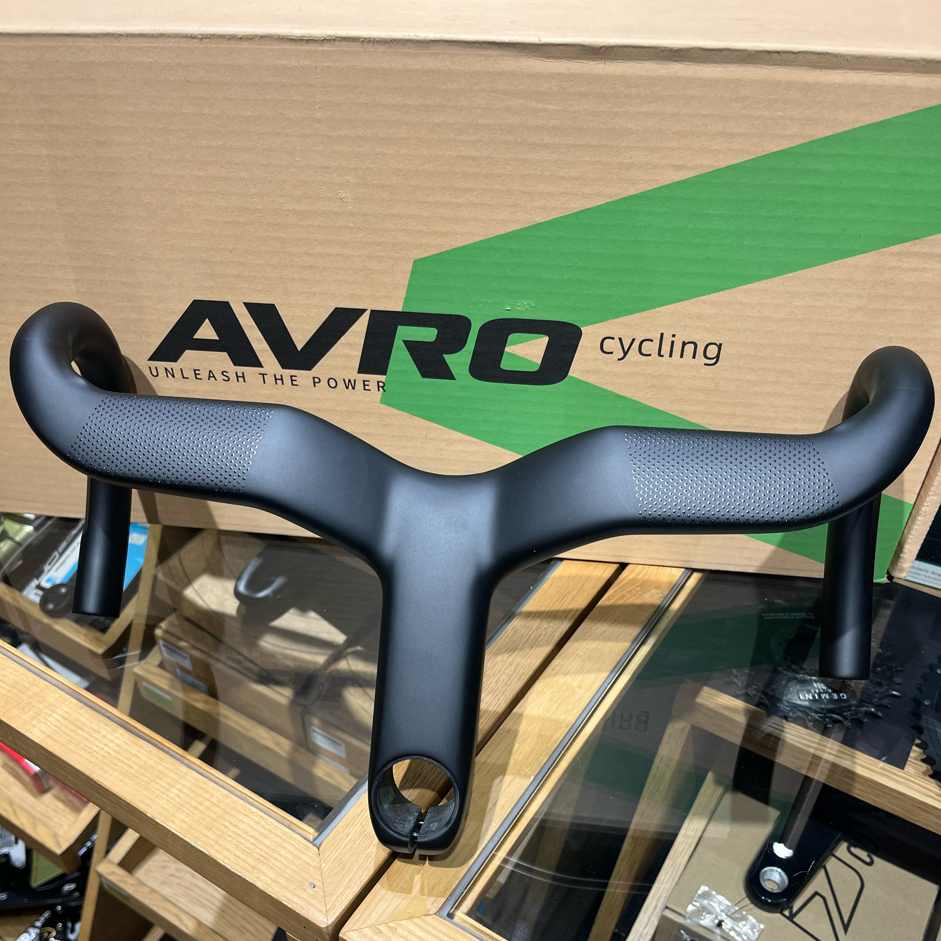 Tavelo Avro Rise 碳纖一體式抬升手把