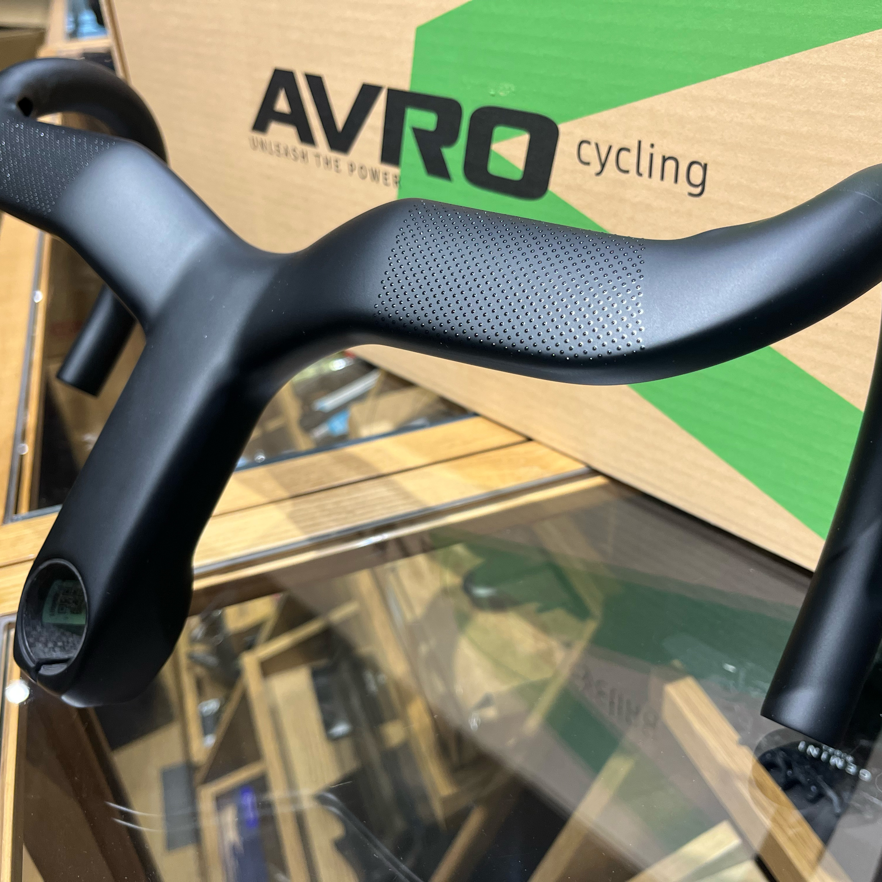 Tavelo Avro Rise 碳纖一體式抬升手把