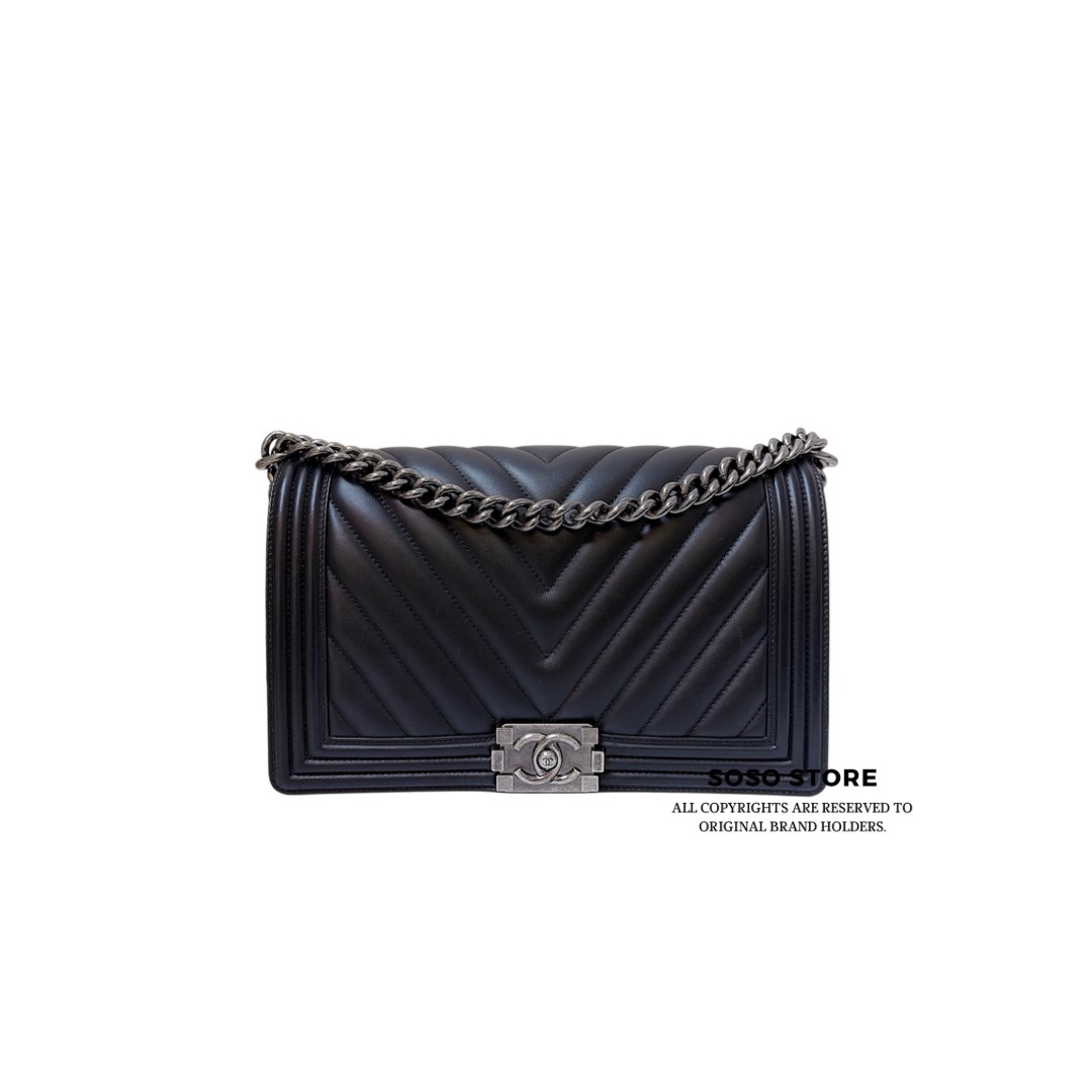 Chanel Boy 28 Handbag - Black / SHW