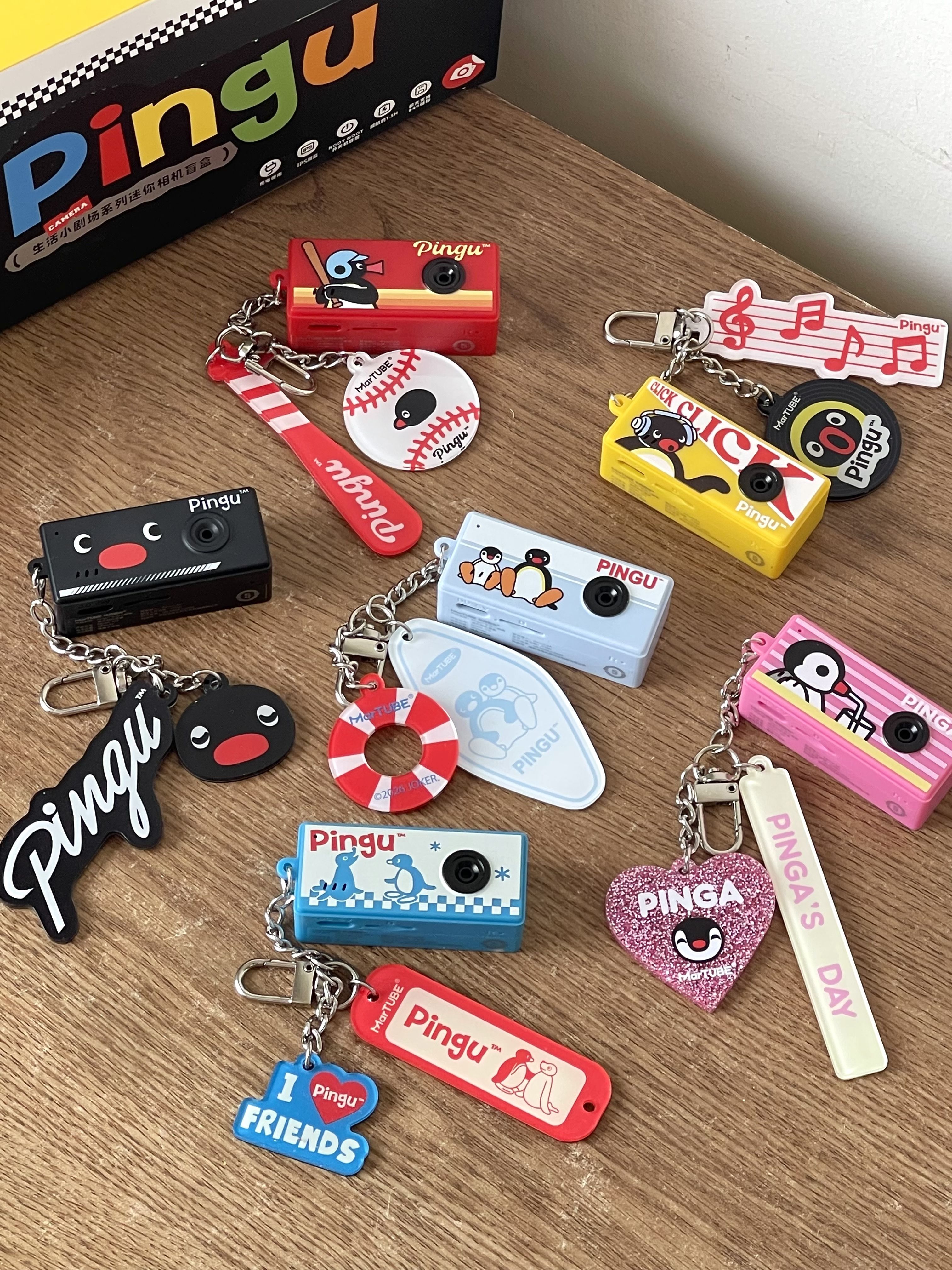 PINGU 企鵝家族 正版授權 生活小劇場系列 迷你相機 盲盒 吊飾 鑰匙圈 6+1款 (任買兩件7-11免運)/預購