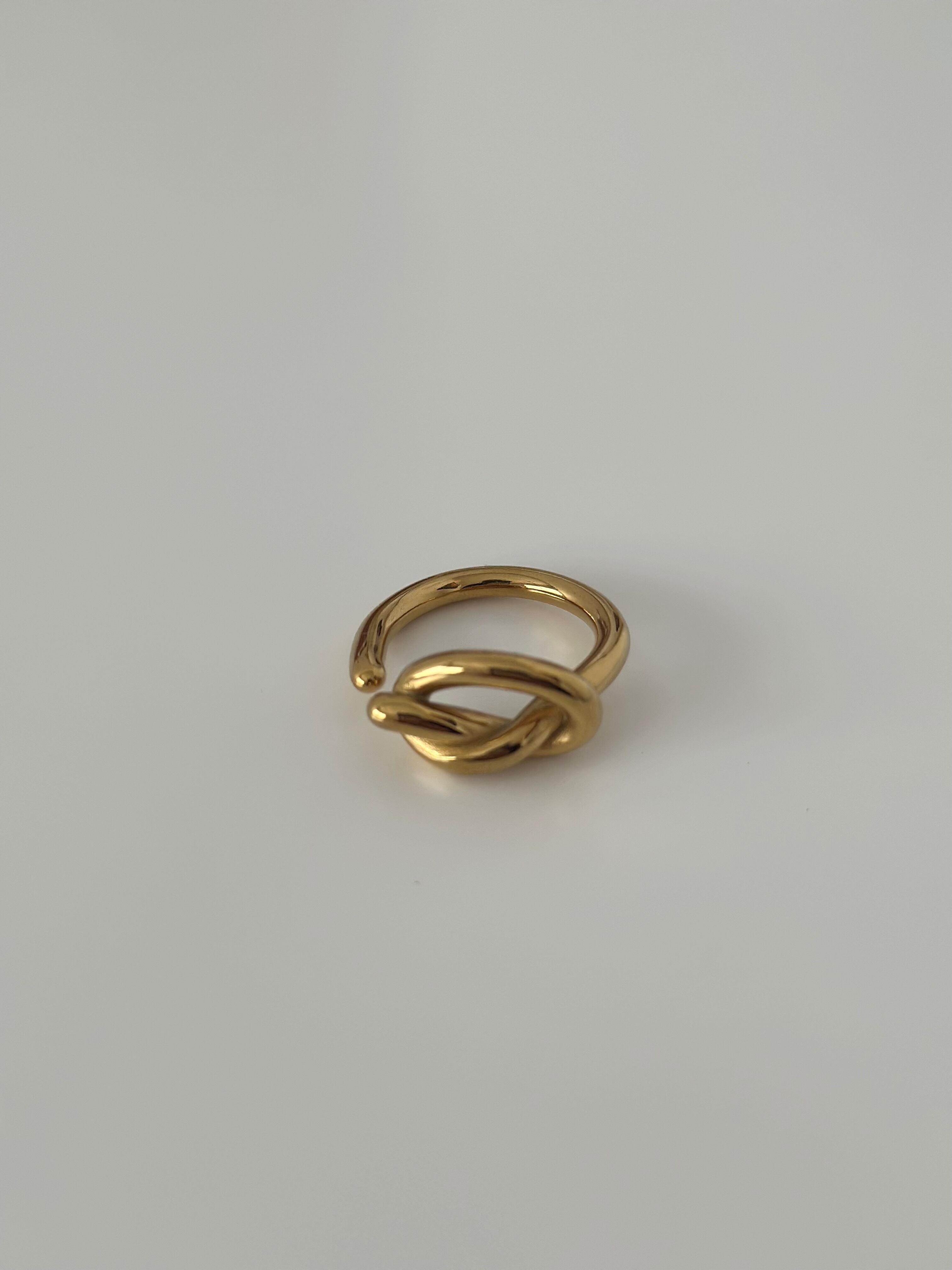 SS one knot ring