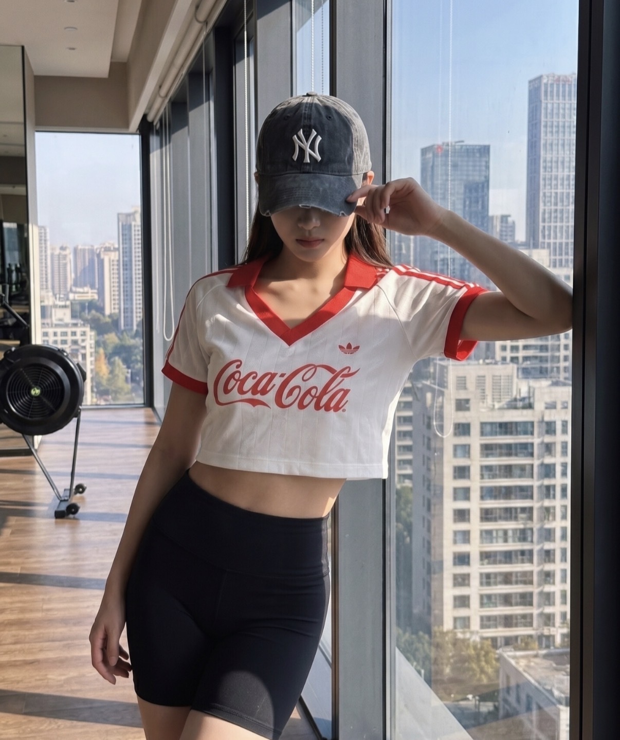 女款 ADIDAS X COCA COLA 白色 可口可樂 聯名款 短版 寬鬆 三葉草 短T【KY7571】ADLP