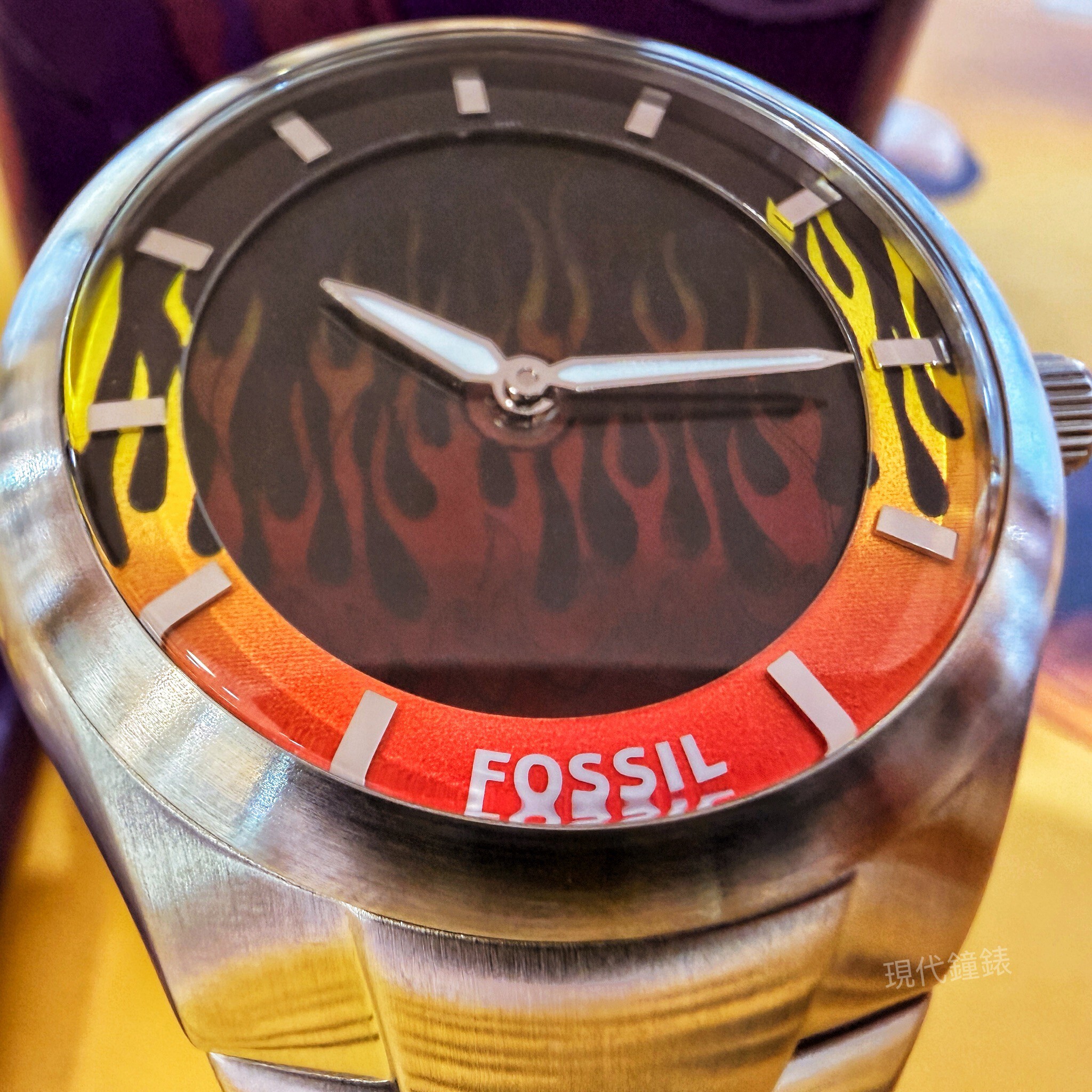 【FOSSIL】Y2K Big Tic 限量復刻 雙顯示火焰數位圖騰手錶LE1230 40mm  現代鐘錶