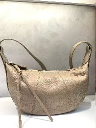 日本🇯🇵品牌 Nadeshiko 真皮牛角斜揹袋（深啡色/黑色/灰色/啡色）