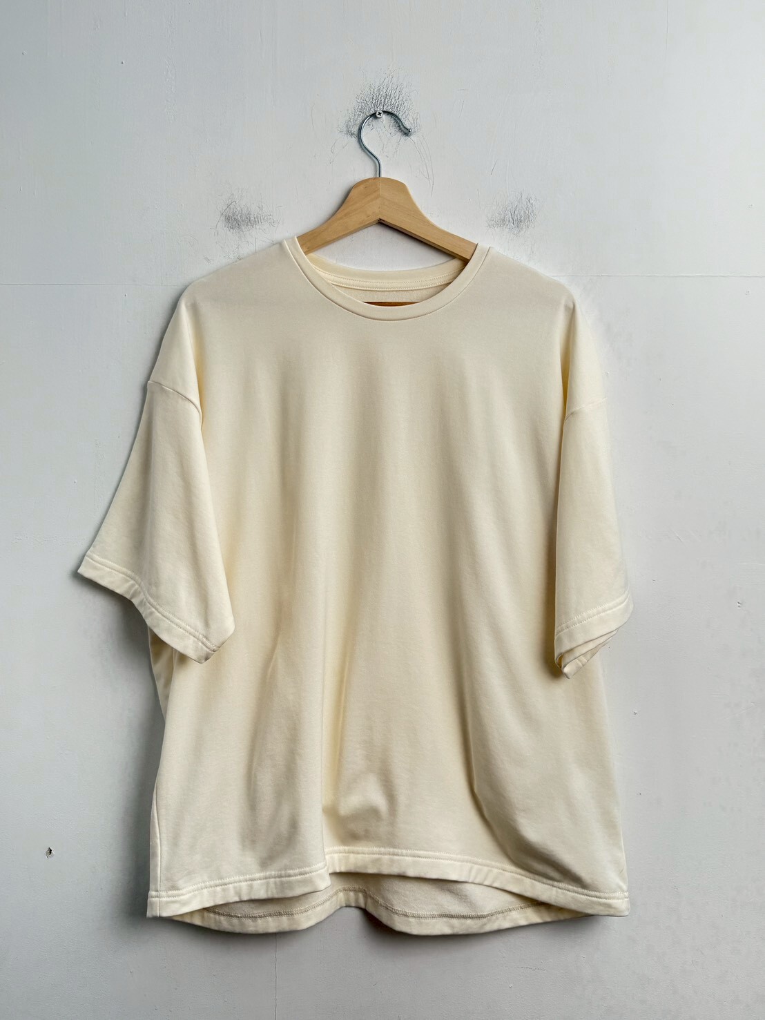 TIGHTBOOTH INSIDE OUT PILE S/S T-SHIRT IVORY SIZE M