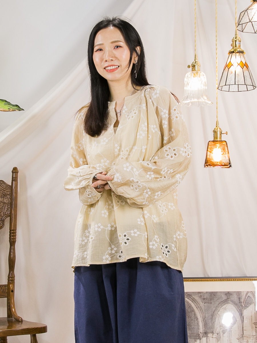 【12/6-14/6限時優惠】膊位打摺．V領 通花刺繡 麻棉料TOP