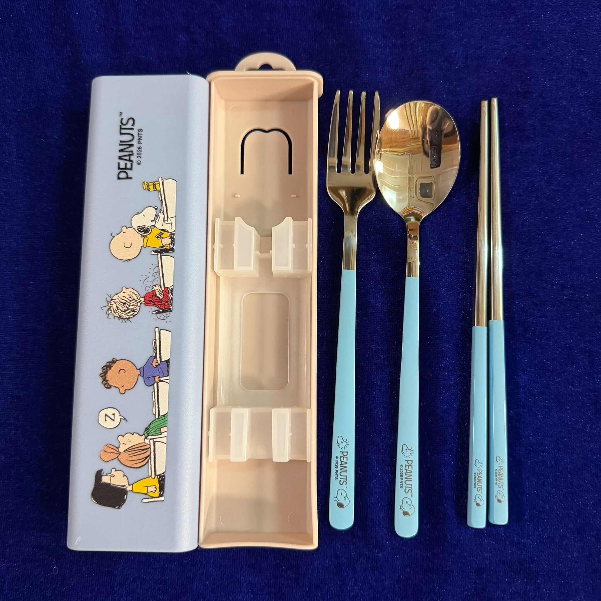 HKHG0611-066 史諾比不鏽鋼餐具 (4件裝 ) (叉、匙、筷子) 淺藍色 (A66)
