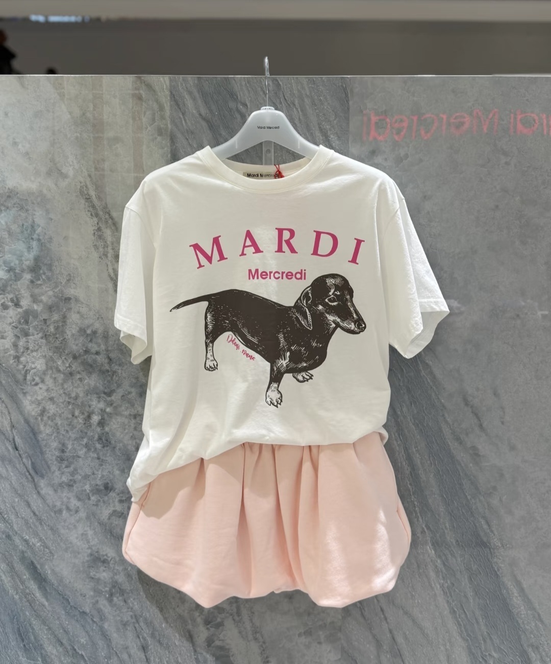 Mardi oversized 米白色併粉字 蠟腸狗Tee