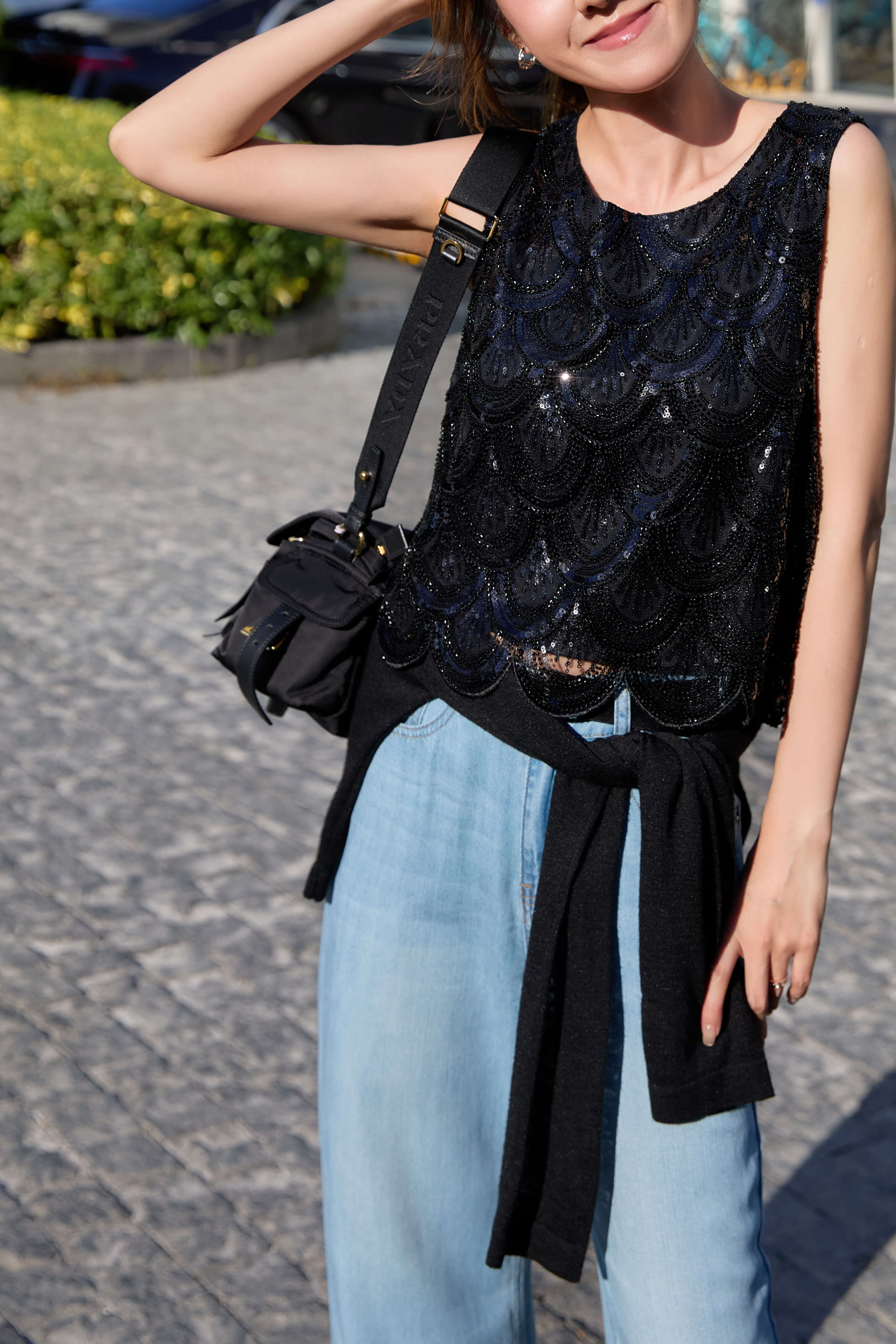 Sequined Sleeveless Top_TP266L10