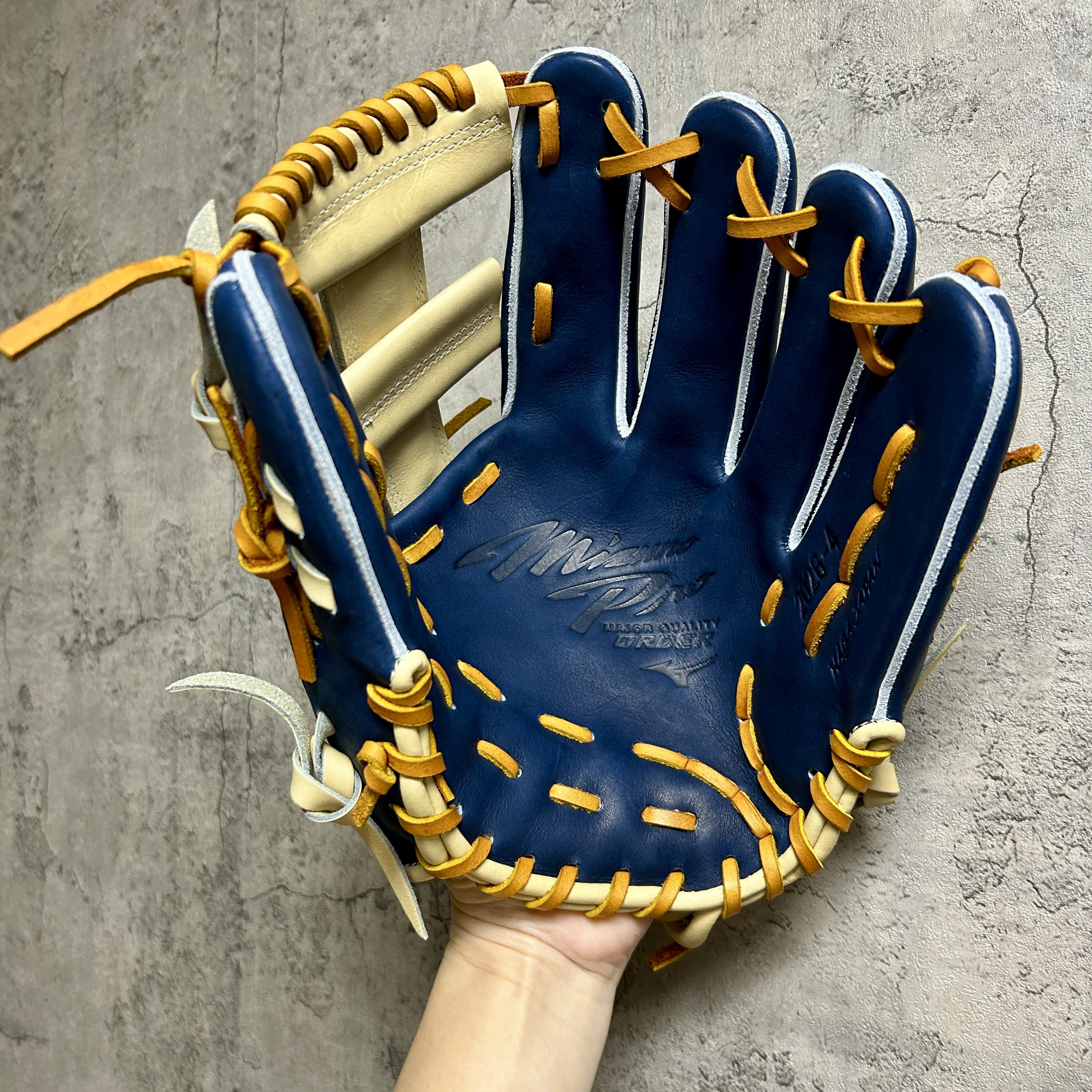 【照片分享】MIZUNO mizuno pro 軟式内野 1AJGR84150 ⻑岡秀樹(東京ヤクルト)モデル内野⼿型①