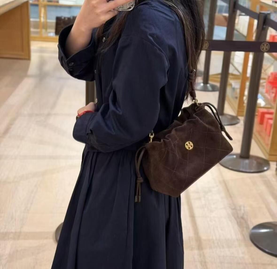 【預購】H061210 Tory Burch 深啡色小號水桶包
