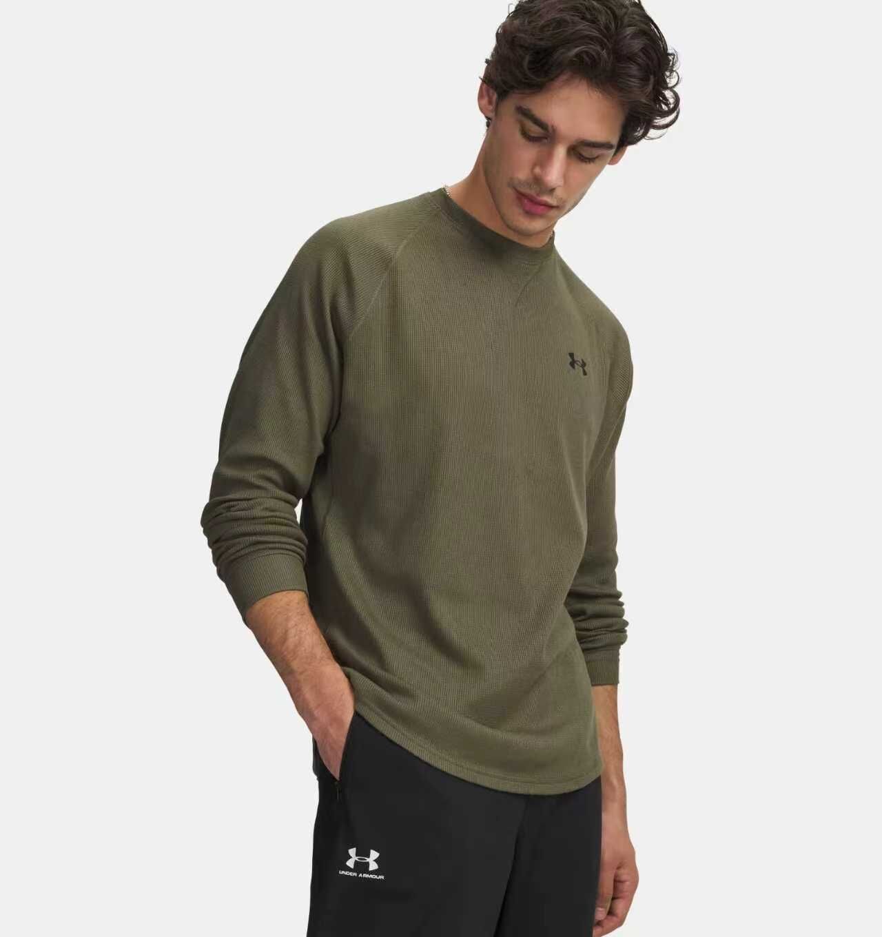 【預購】H061221 UNDER ARMOUR 華夫格圓領長袖上衣 (軍綠色)