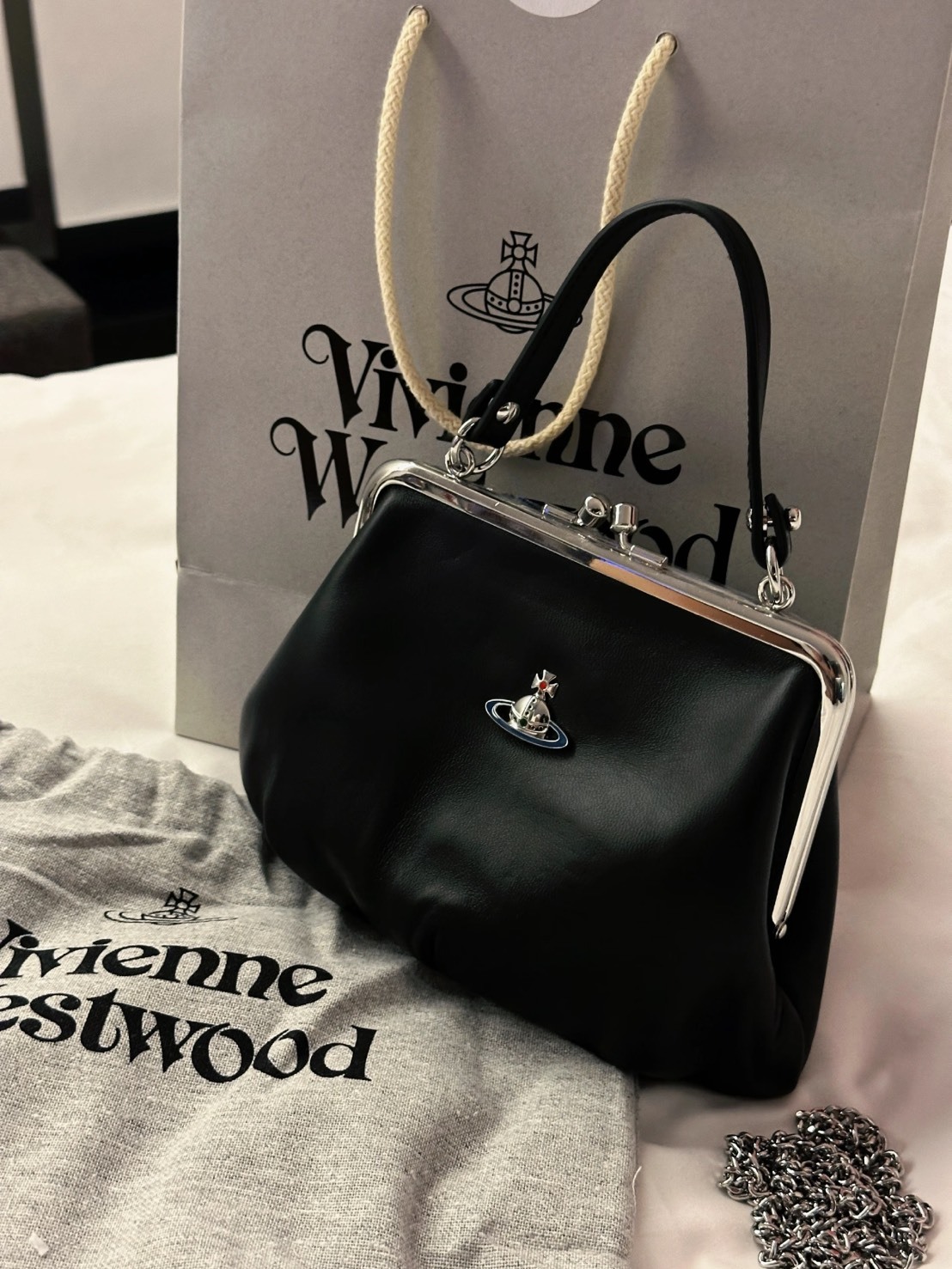 VIVIENNE WESTWOOD 西太后餃子鏈條包 黑藍 羊皮 可拆卸鏈條肩帶