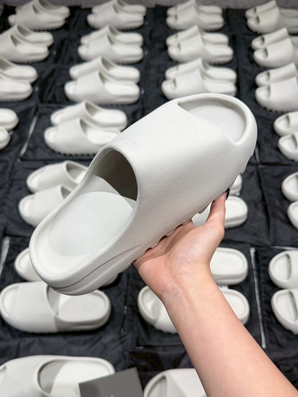Yeezy slide 骨白色 拖鞋 CREAM