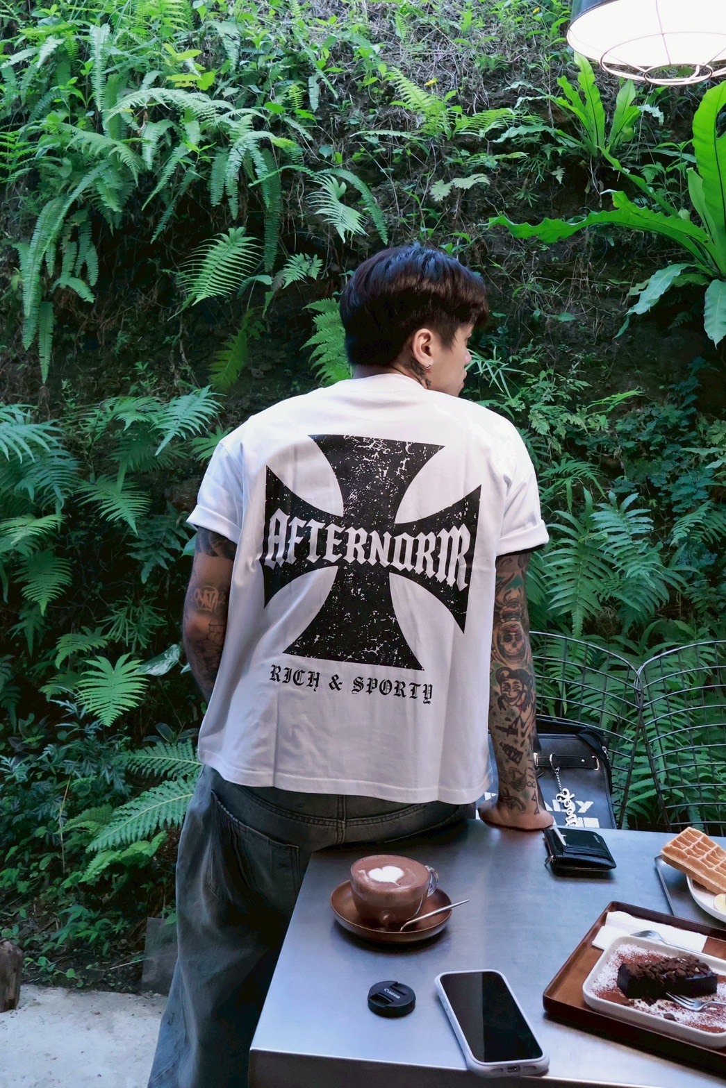 AFTERNORM 十字戰損歌德短寬T 黑/白