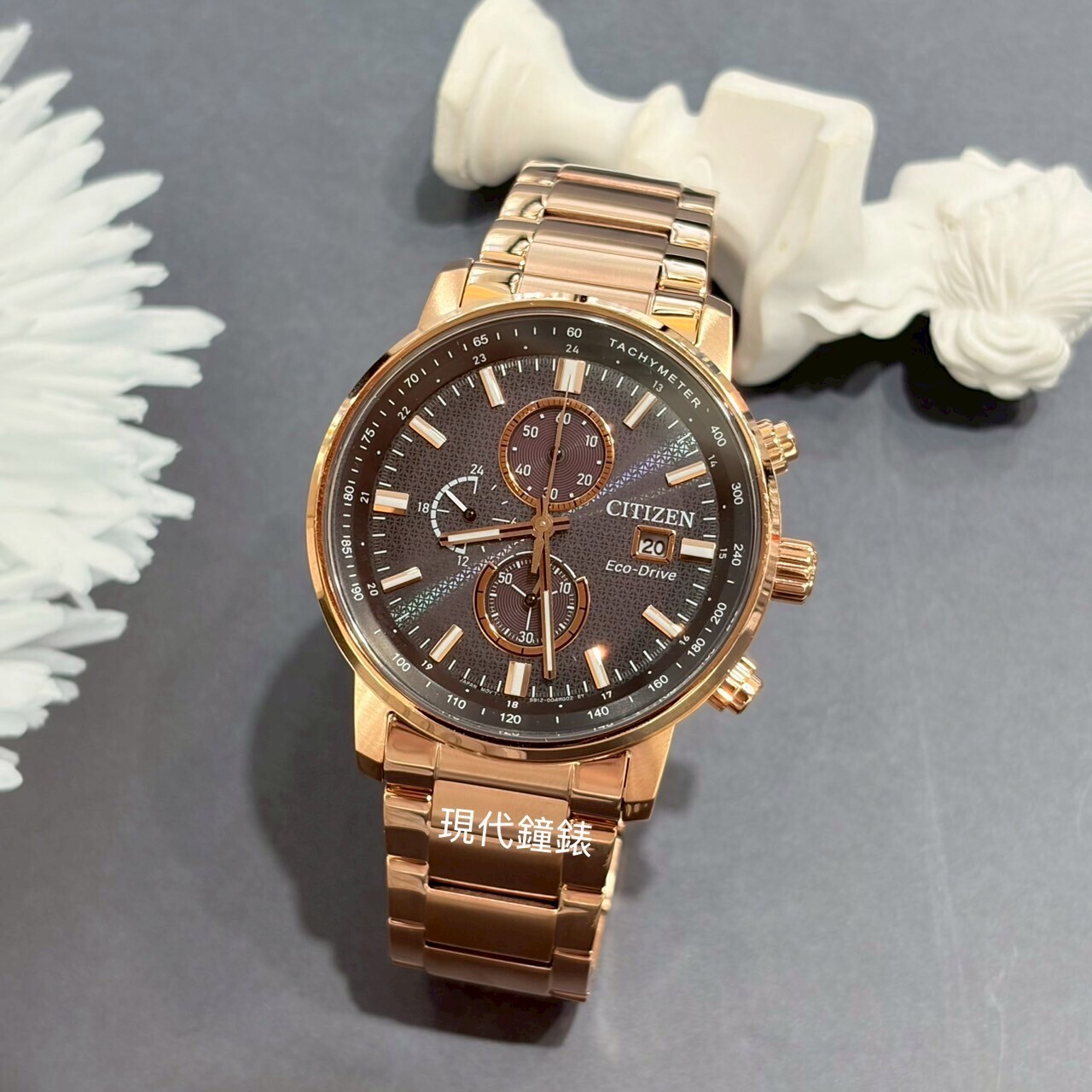 【CITIZEN 星辰】 光動能三眼帥氣玫瑰金錶計腕錶CA0848-85E 43mm 現代鐘錶